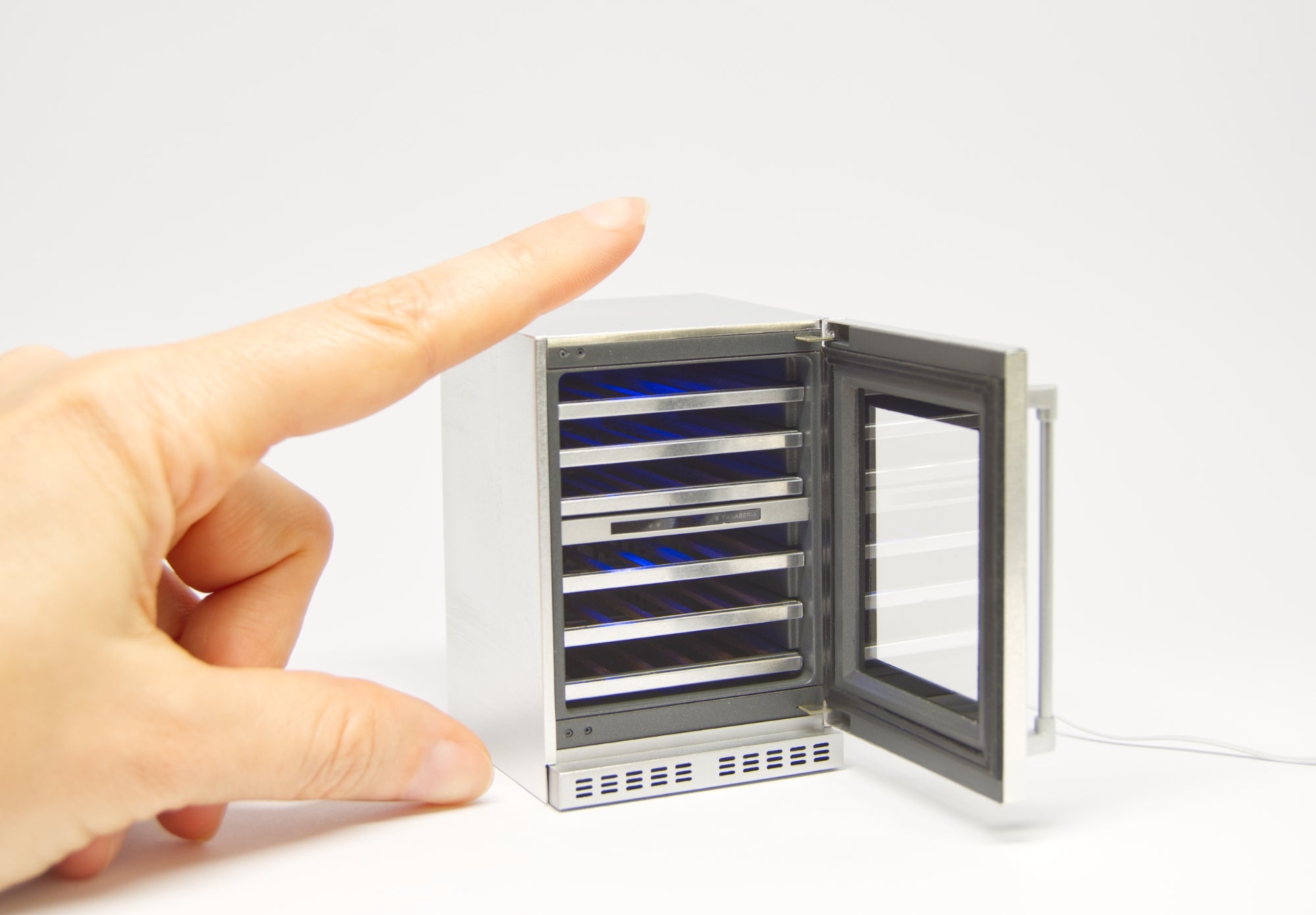 Wine cooler (1:12 scale)