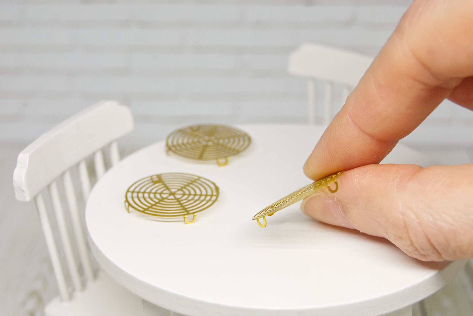 Metal cake Cooling rack (1:12 scale) gold color