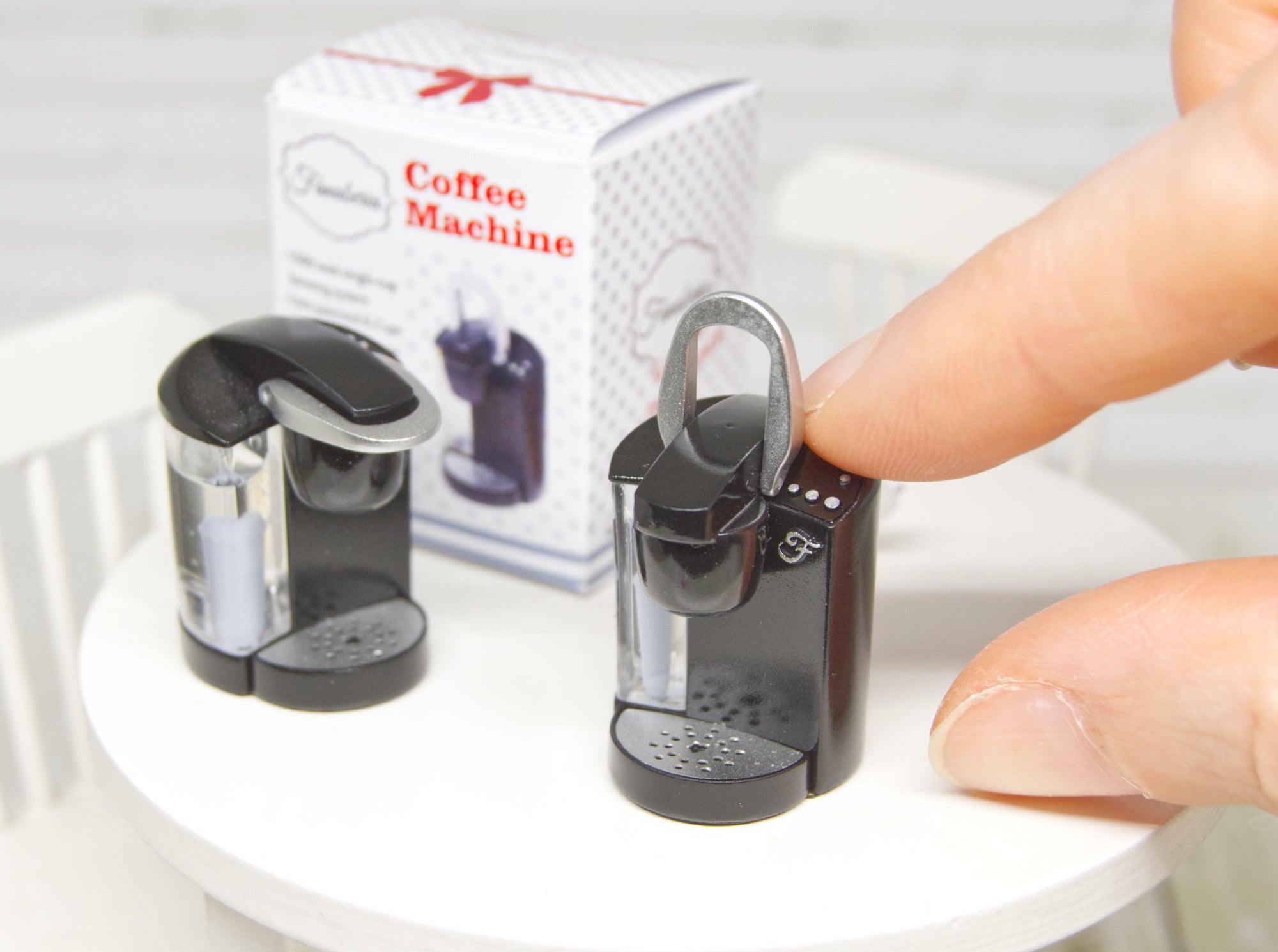 Coffee machine with lift handle (1:12 scale)