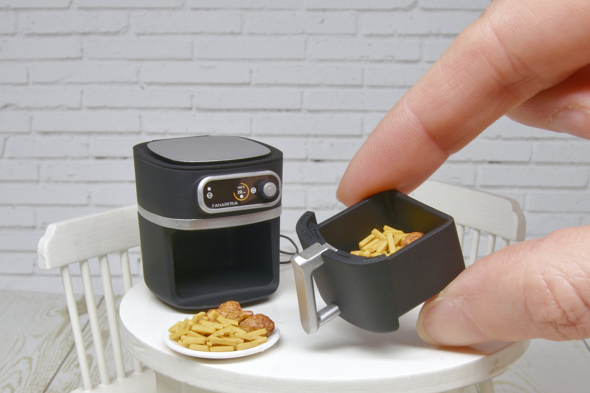 Air Fryer with removable basket (1:12 scale)