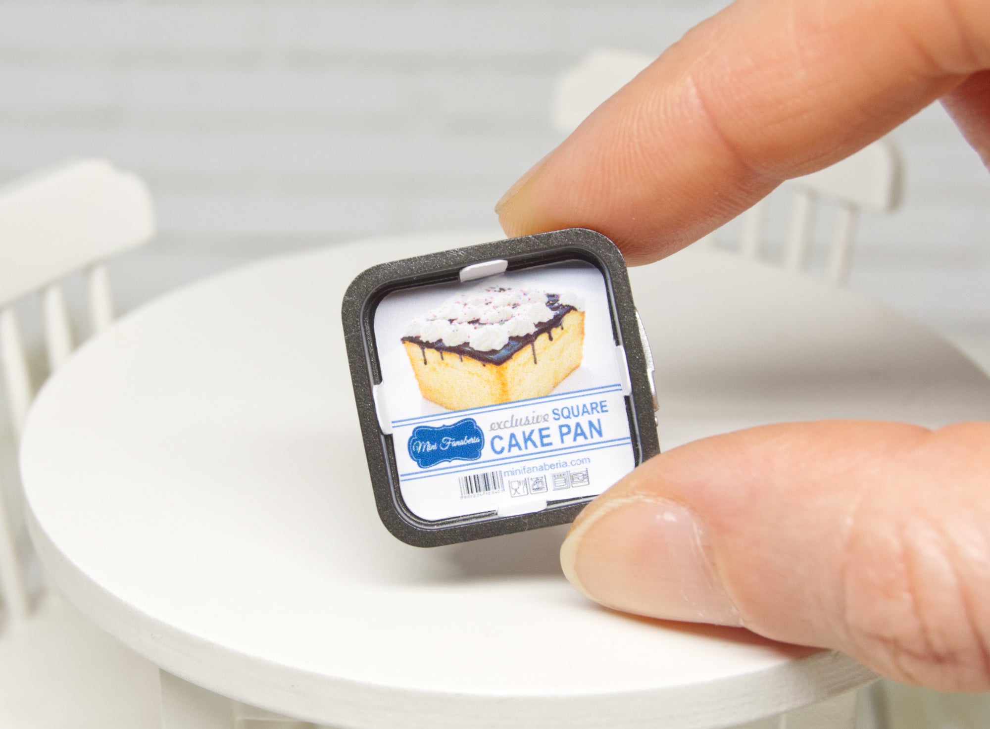 Square Cake Pan (1:12 scale)