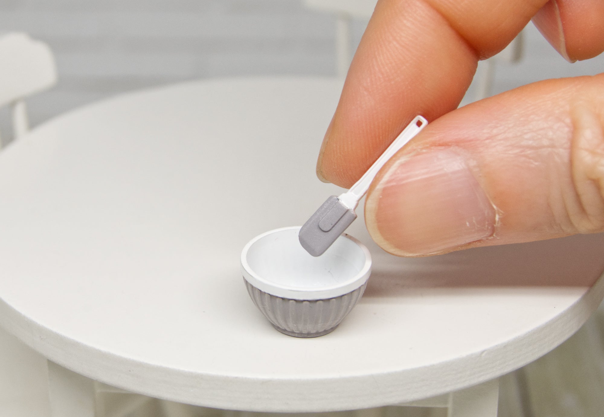 Bowl & cream spatula (1:12 scale)