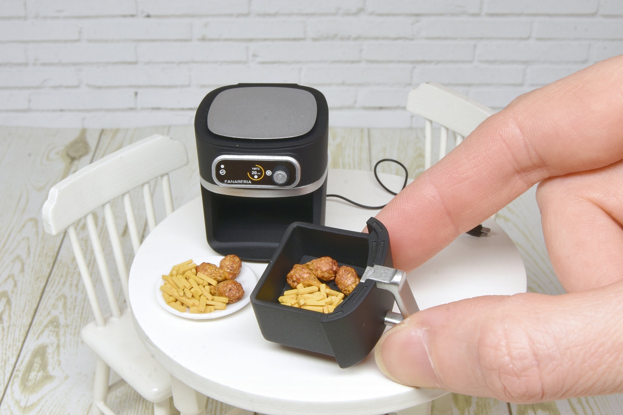 Air Fryer with removable basket (1:12 scale)