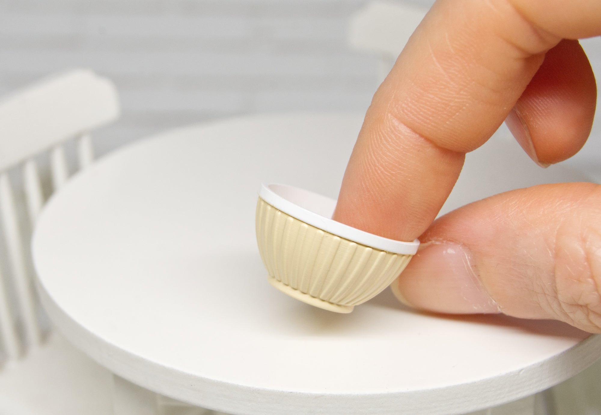 Large bowl (1:12 scale)