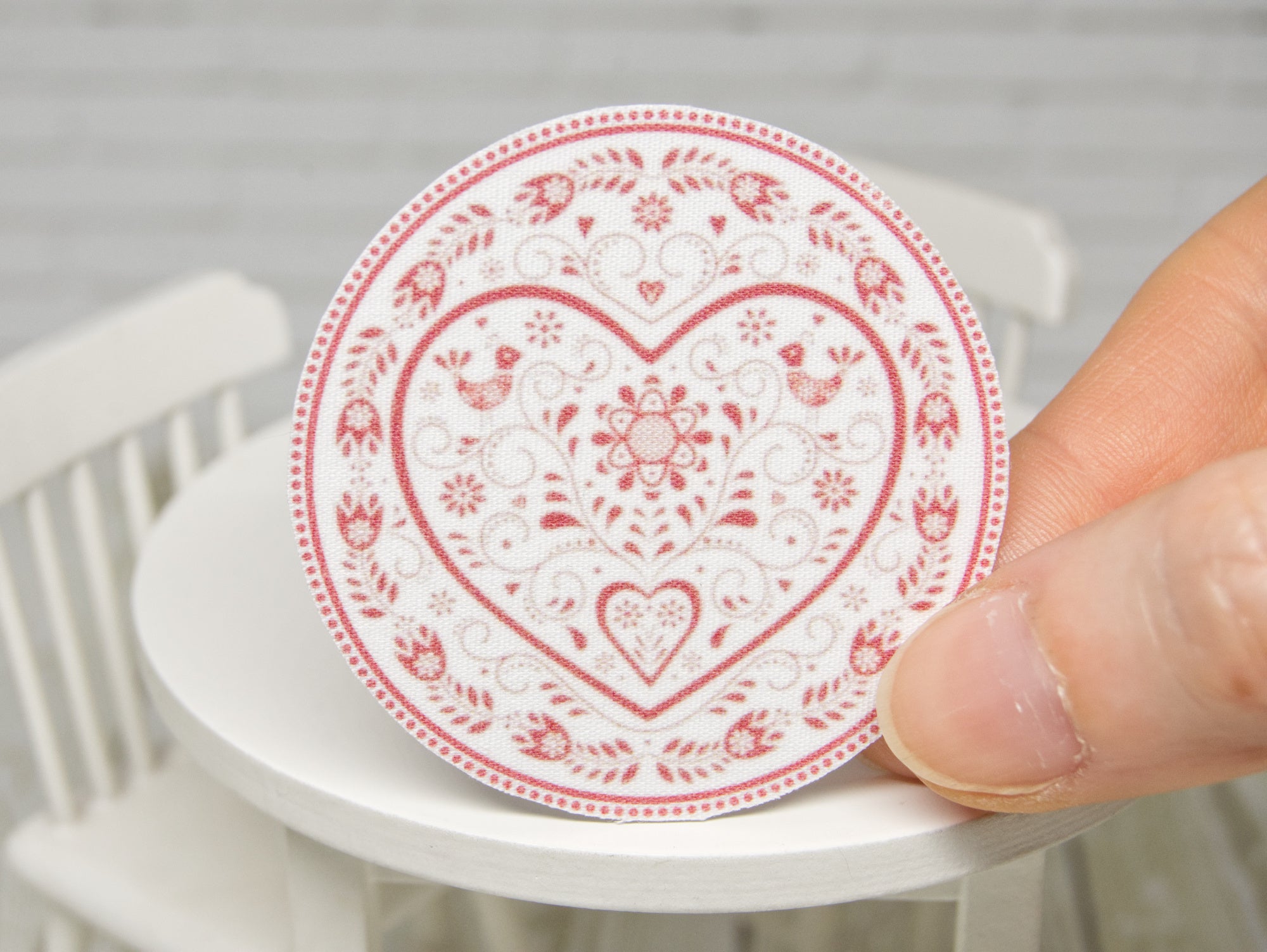 Table Mat round-shaped (1:12 scale)