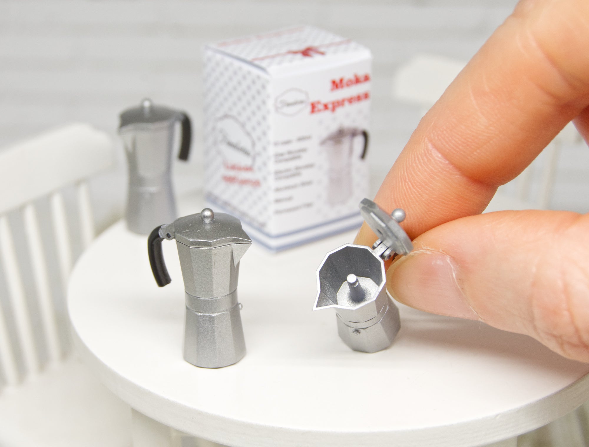 Moka Express with hinged lid (1:12 scale)
