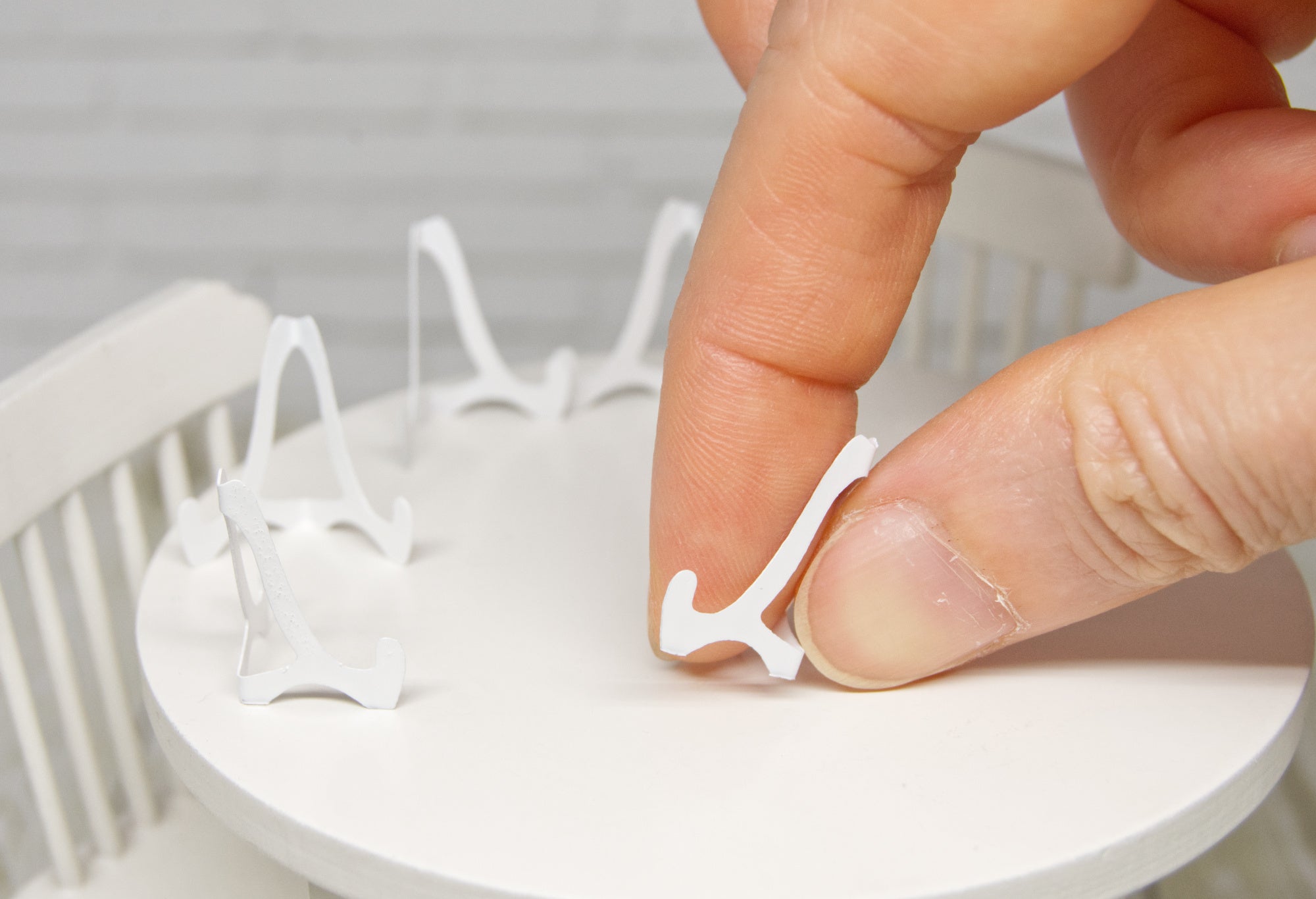 Metal Plate Stand (1:12 scale)
