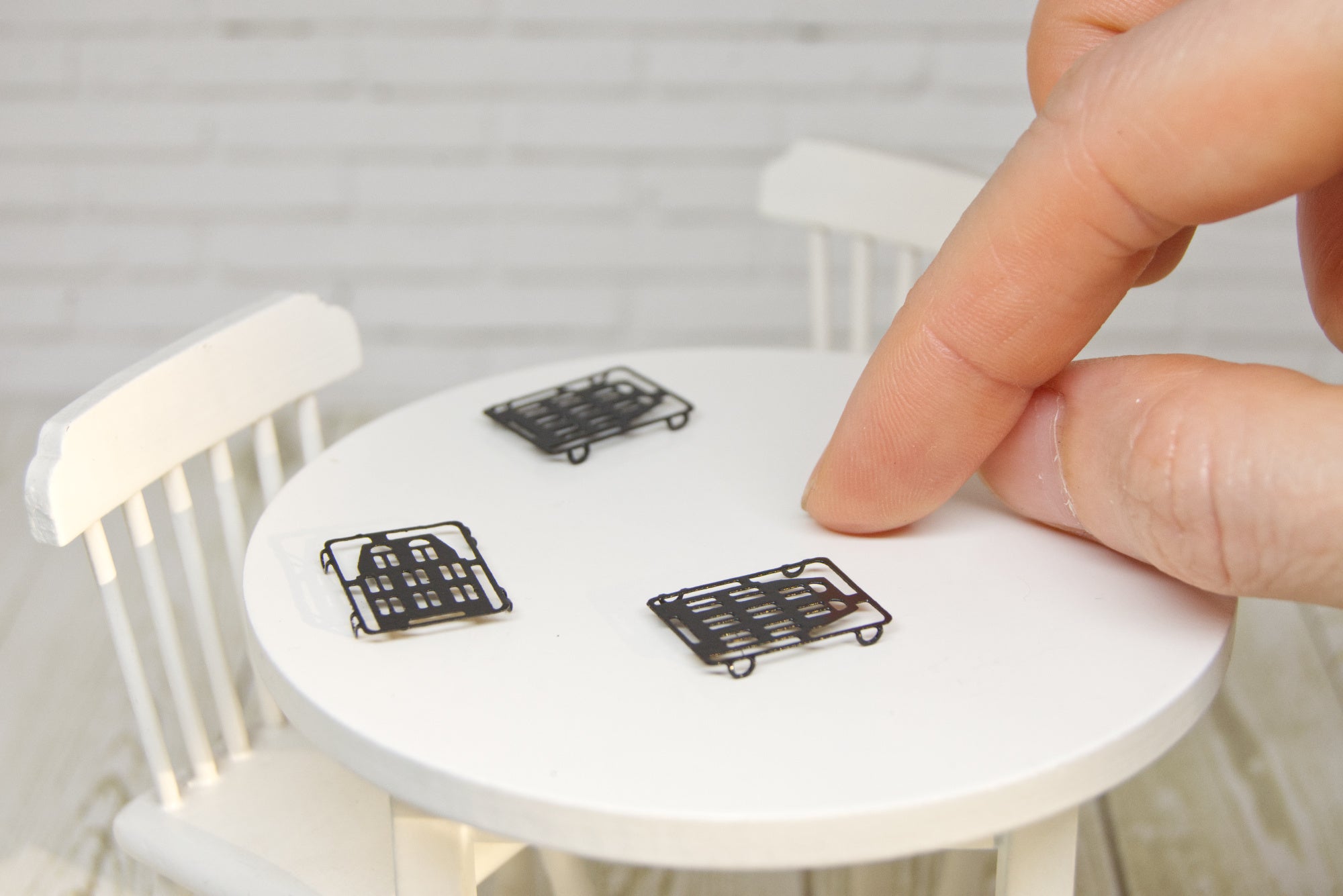 Metal Trivet - house (1:12 scale)