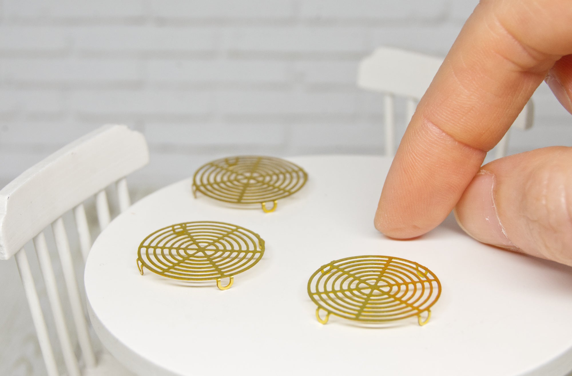 Metal cake Cooling rack (1:12 scale) gold color