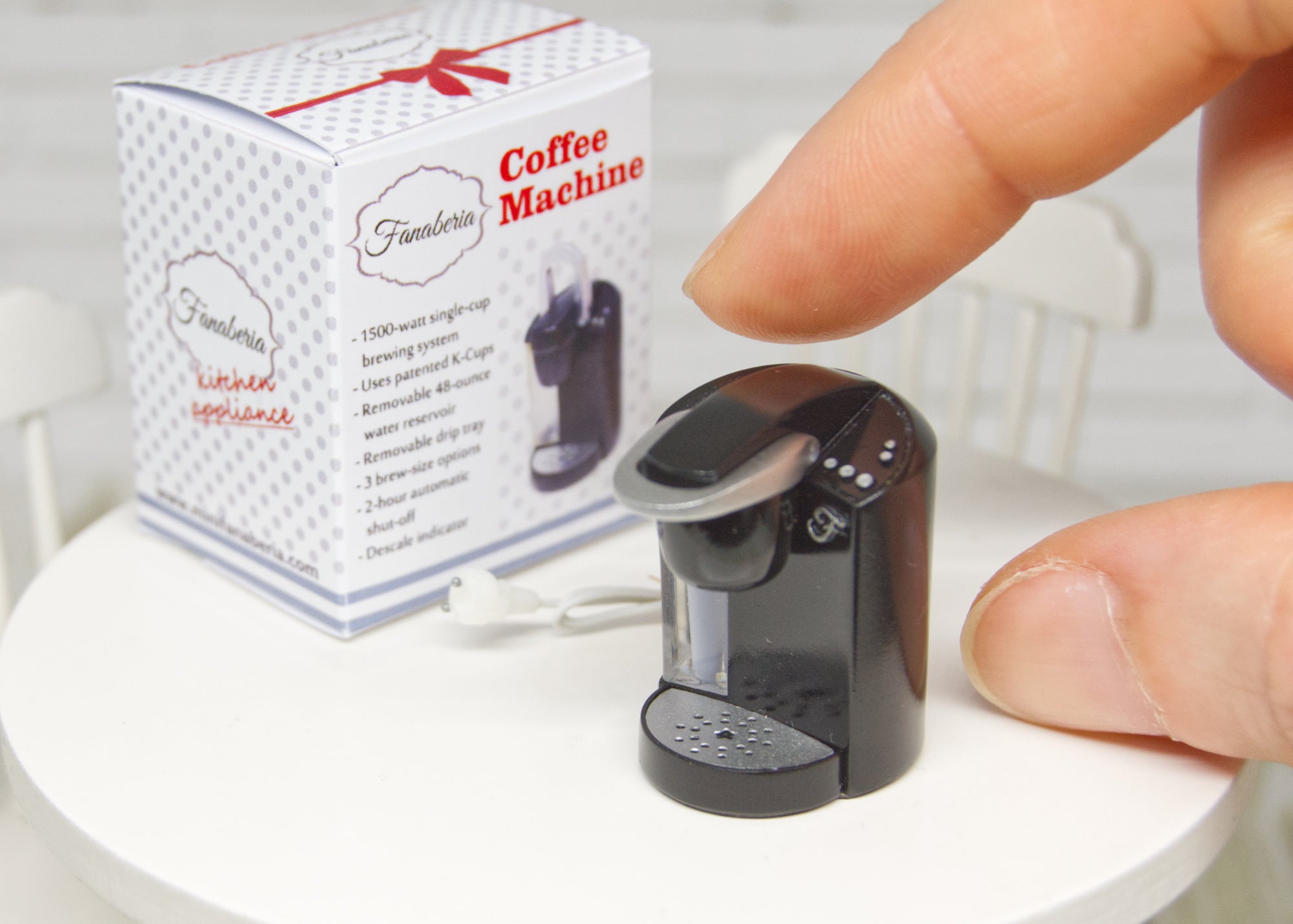 Coffee machine with lift handle (1:12 scale)
