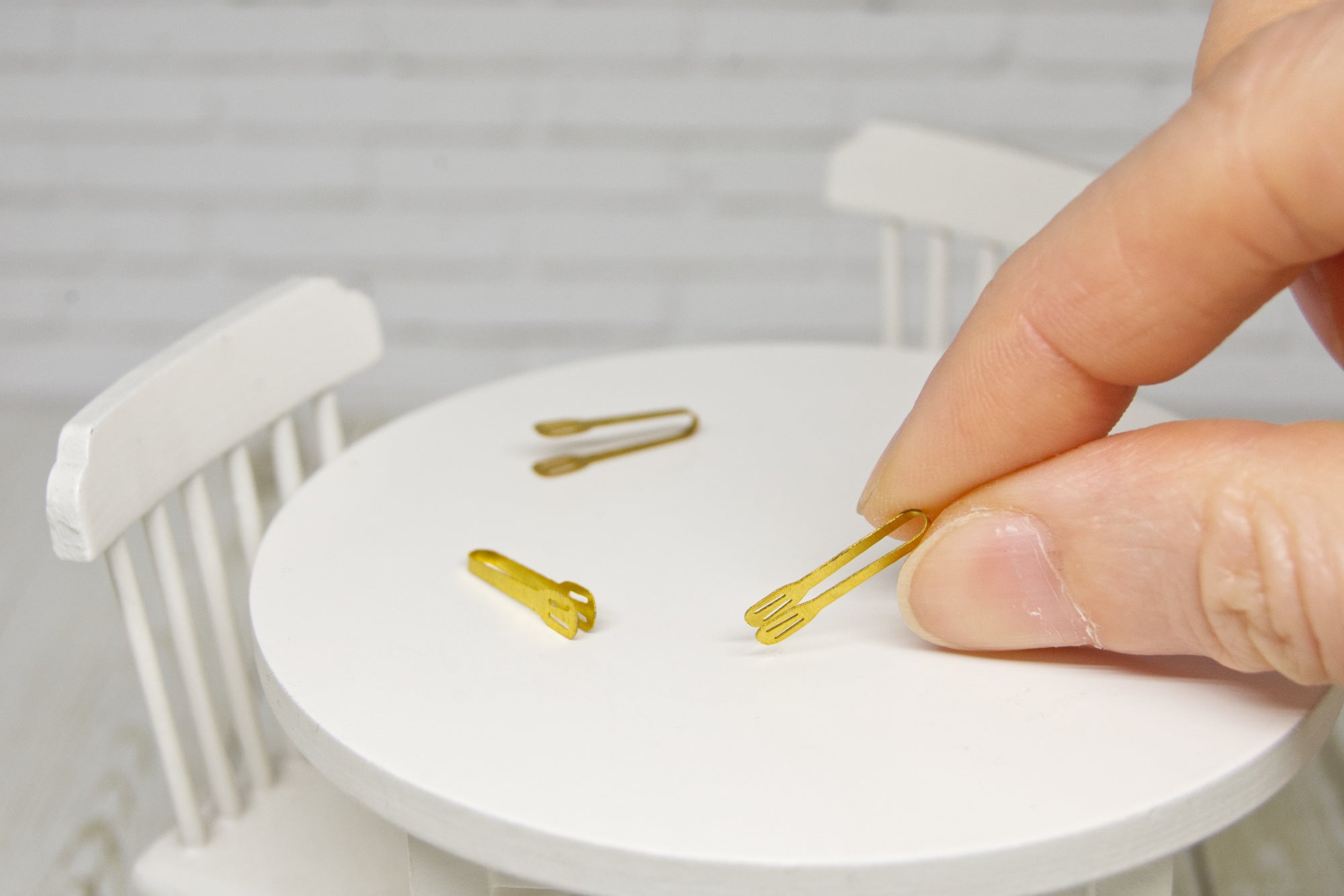 Metal Tongs (1:12 scale) gold color