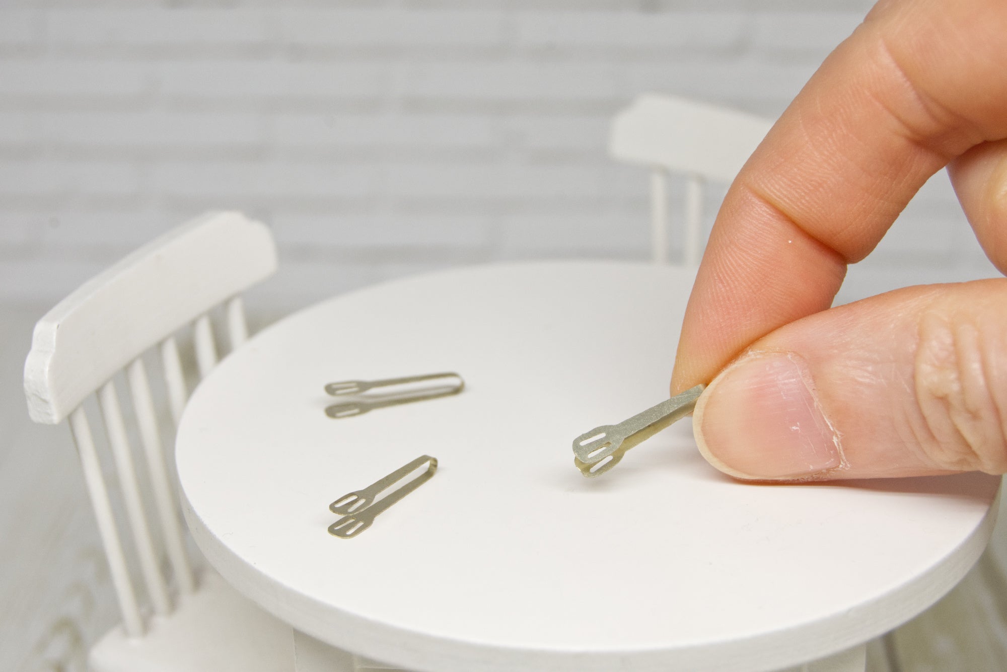 Metal Tongs (1:12 scale) silver color