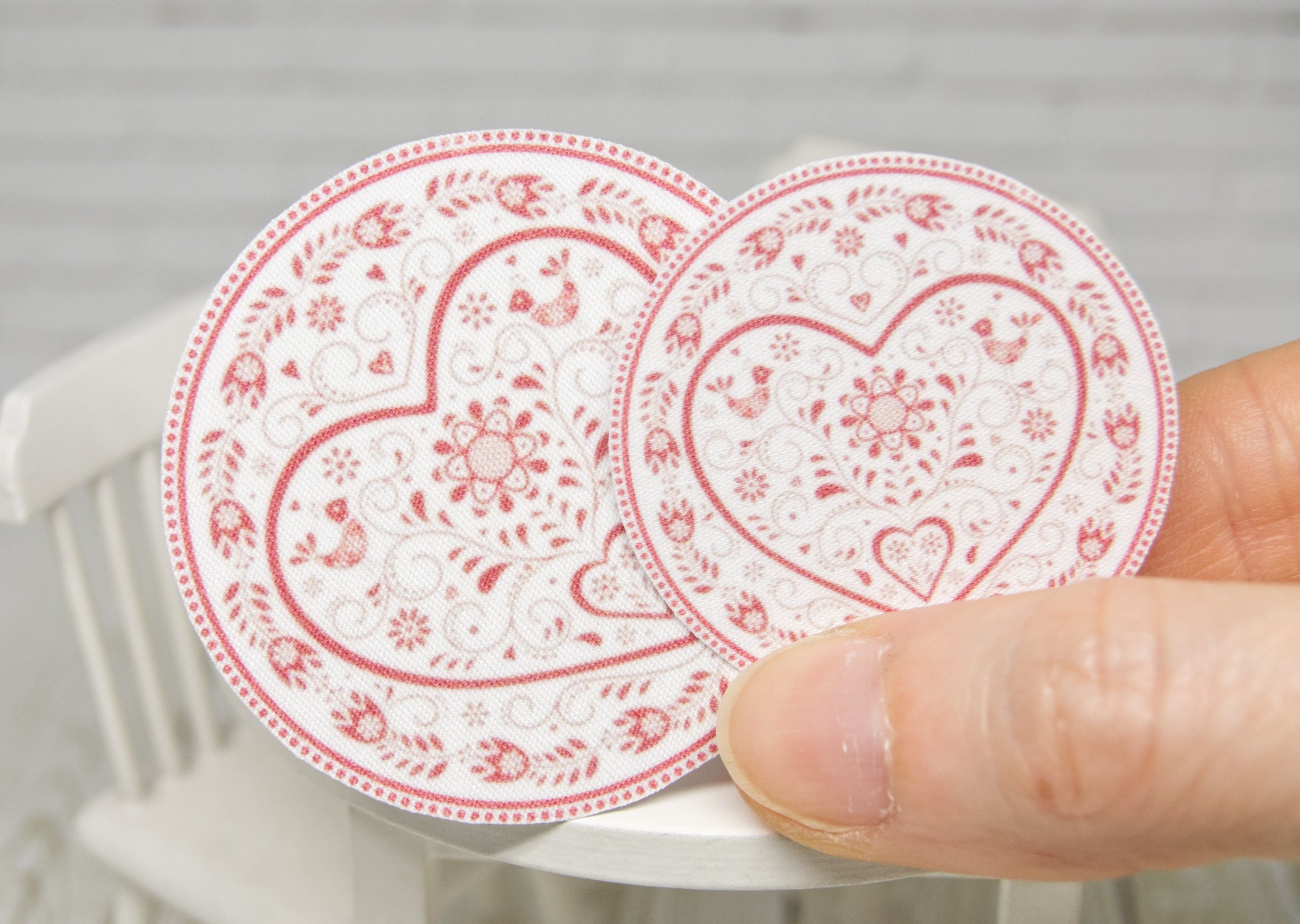 Table Mat round-shaped (1:12 scale)