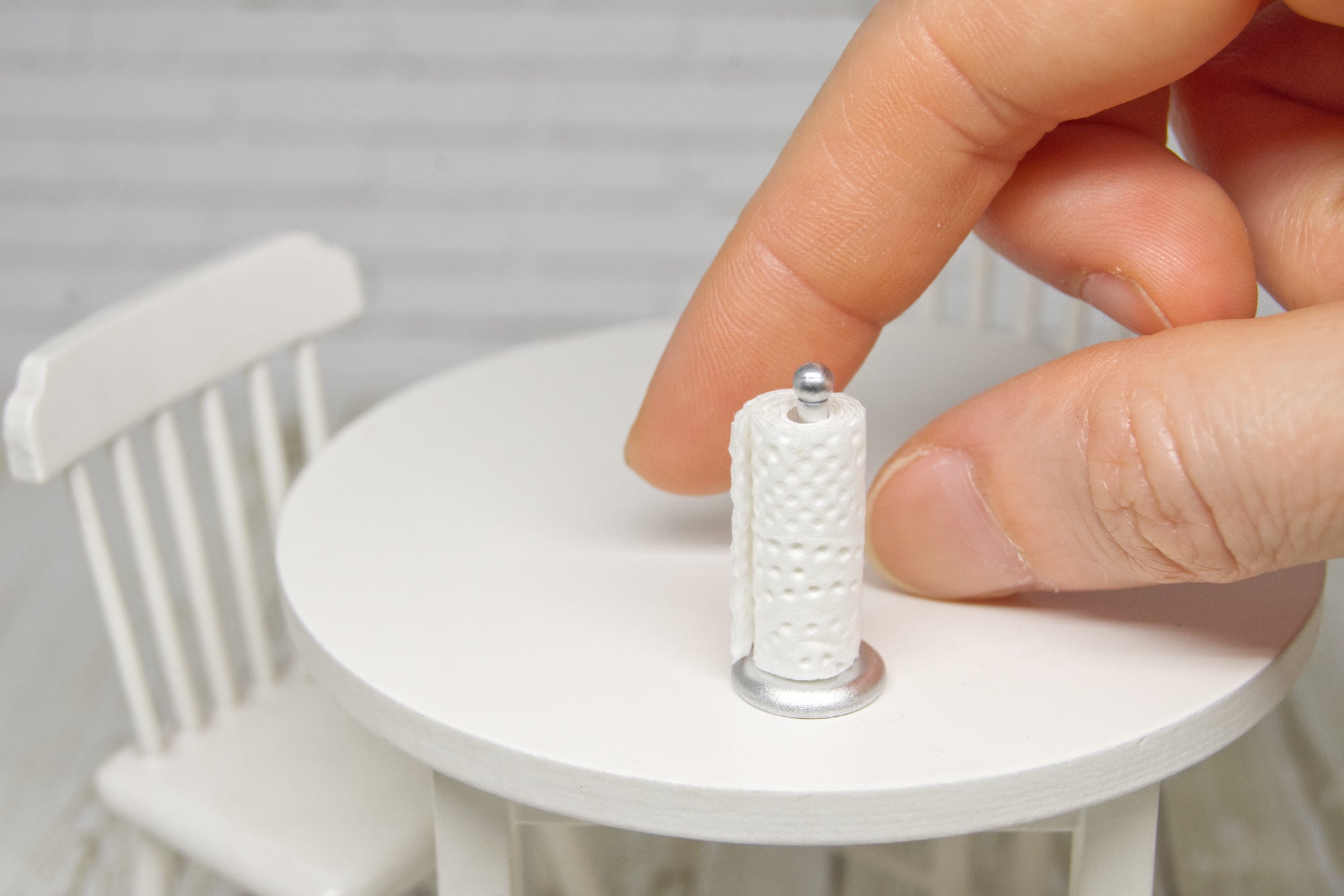 Towel holder (1:12 scale)