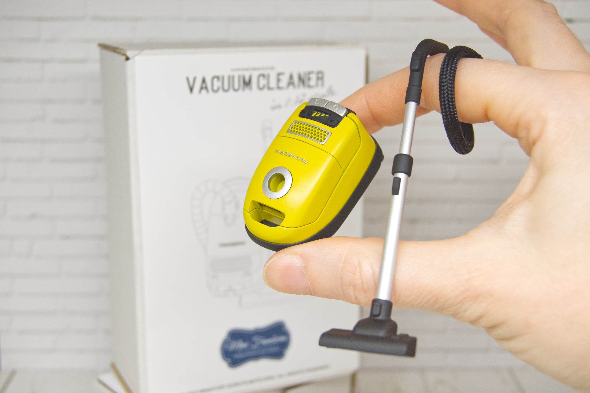 Vacuum Cleaner with detachable flexible hose (1:12 scale)