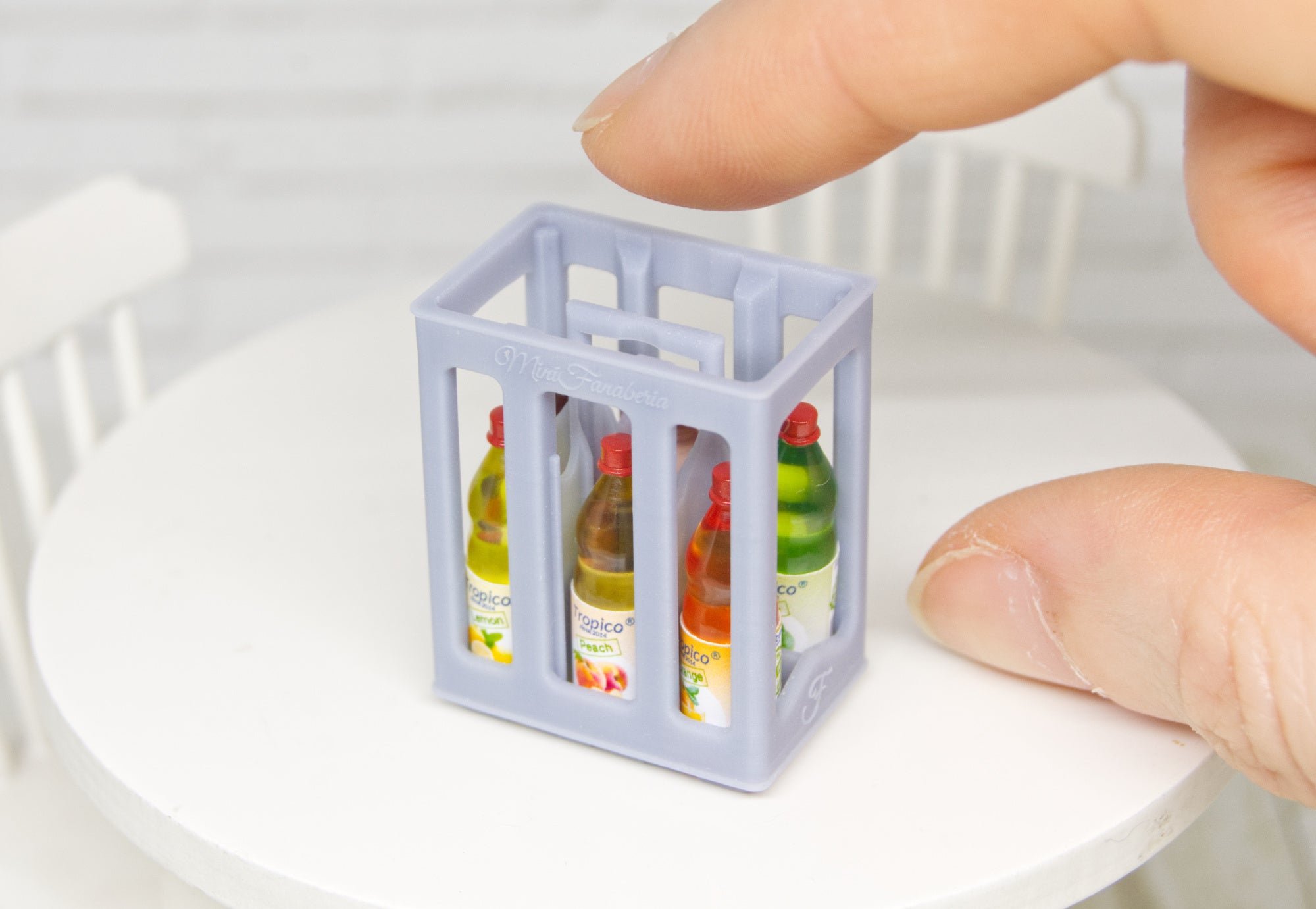 Bottle crate + 6 bottles (1:12 scale)