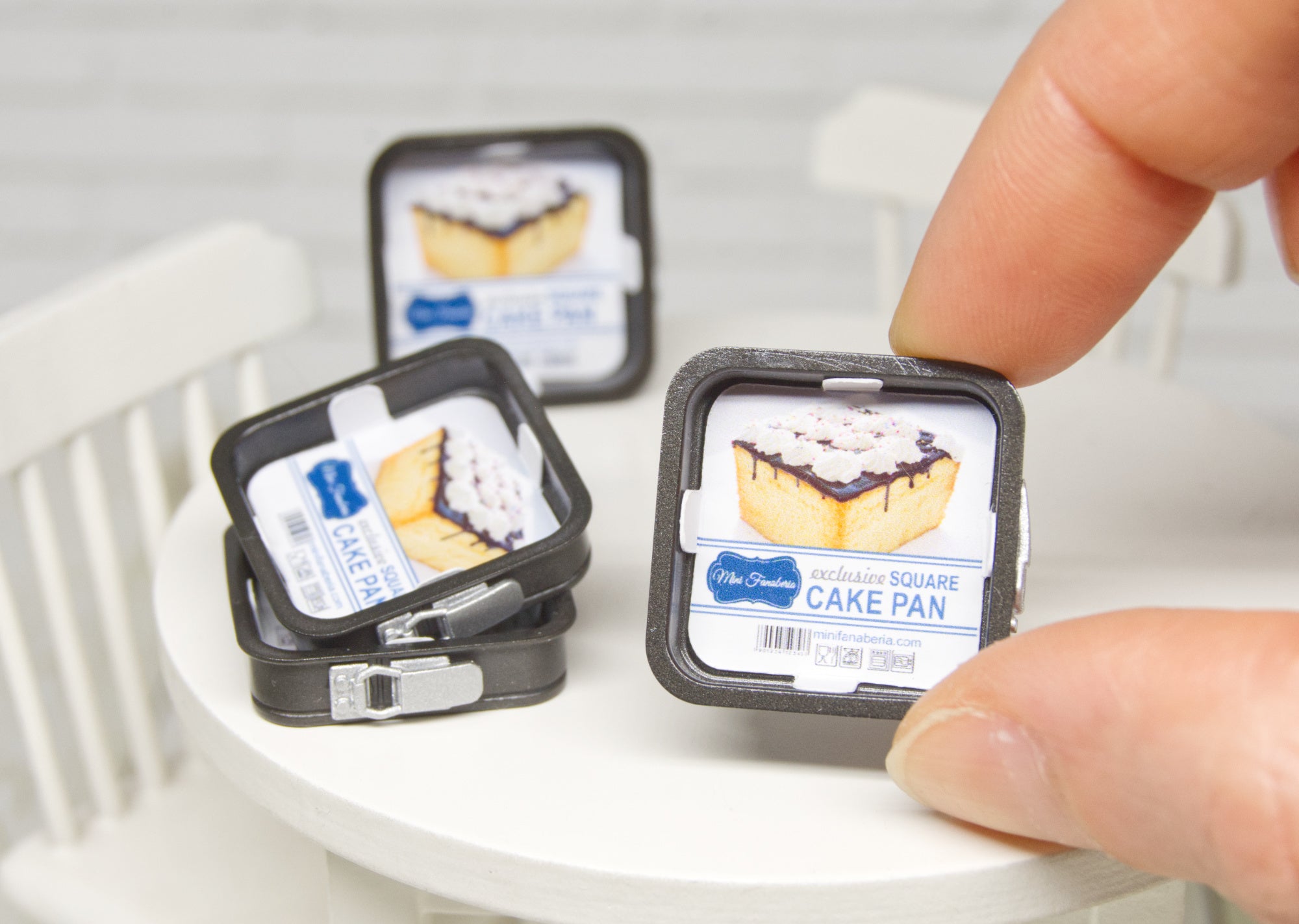 Square Cake Pan (1:12 scale)