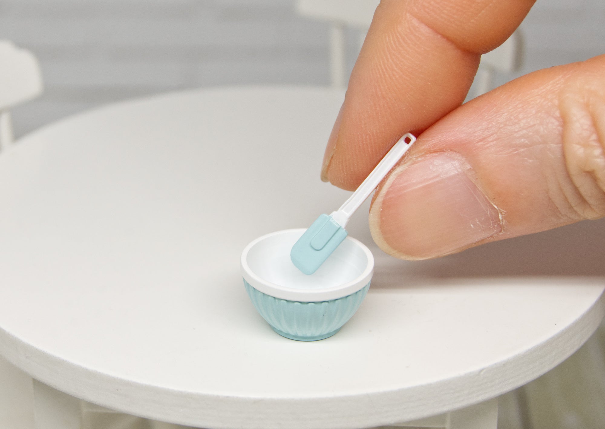 Bowl & cream spatula (1:12 scale)