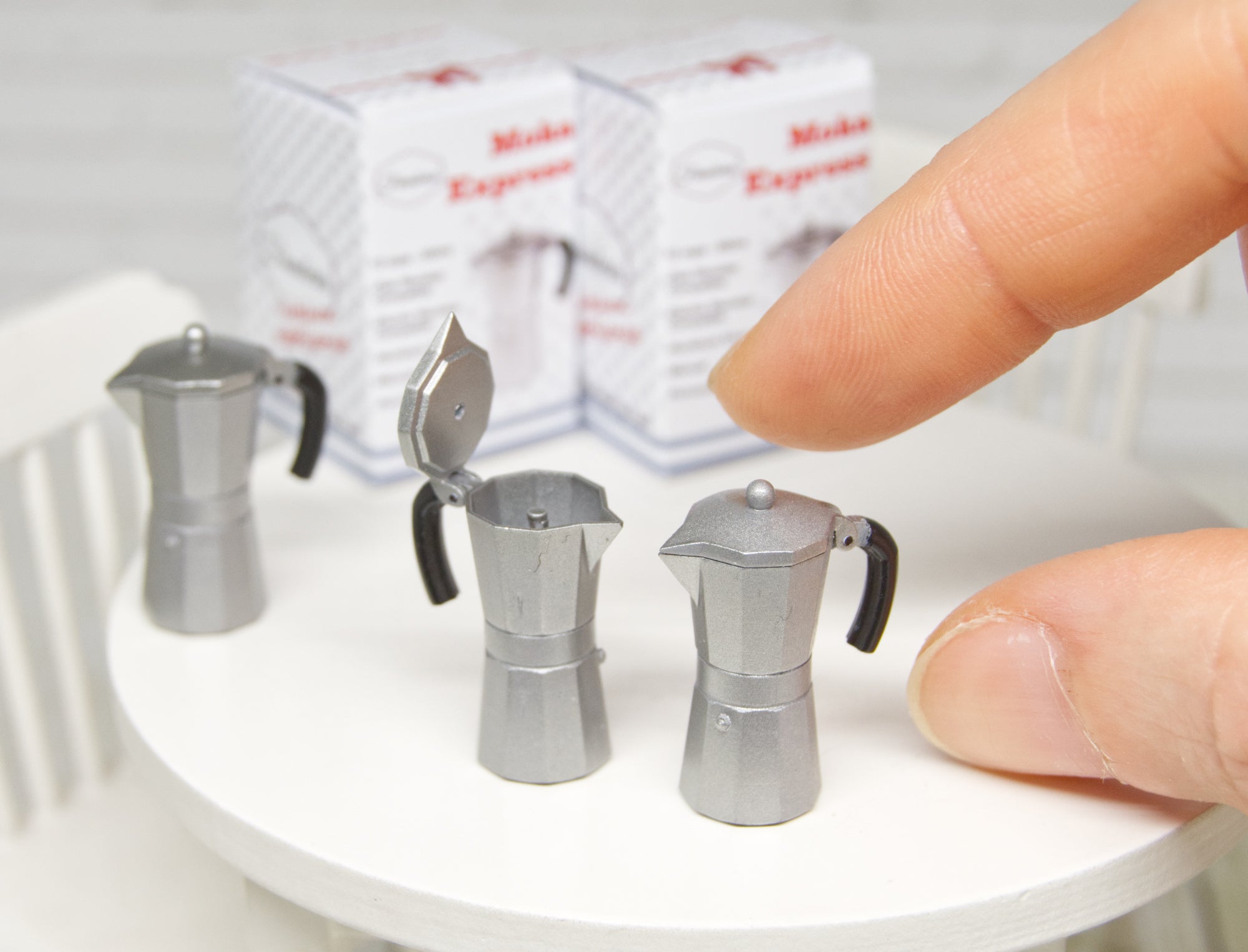 Moka Express with hinged lid (1:12 scale)