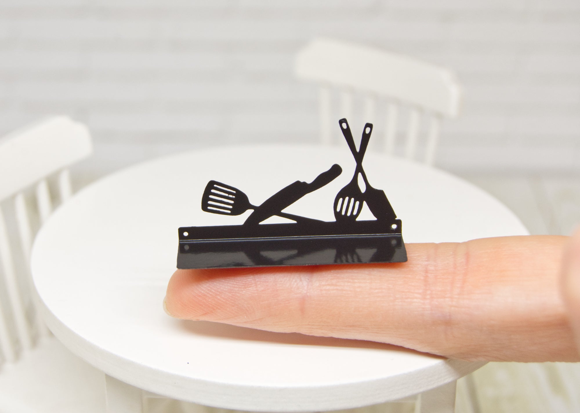 Metal wall Shelf (1:12 scale)