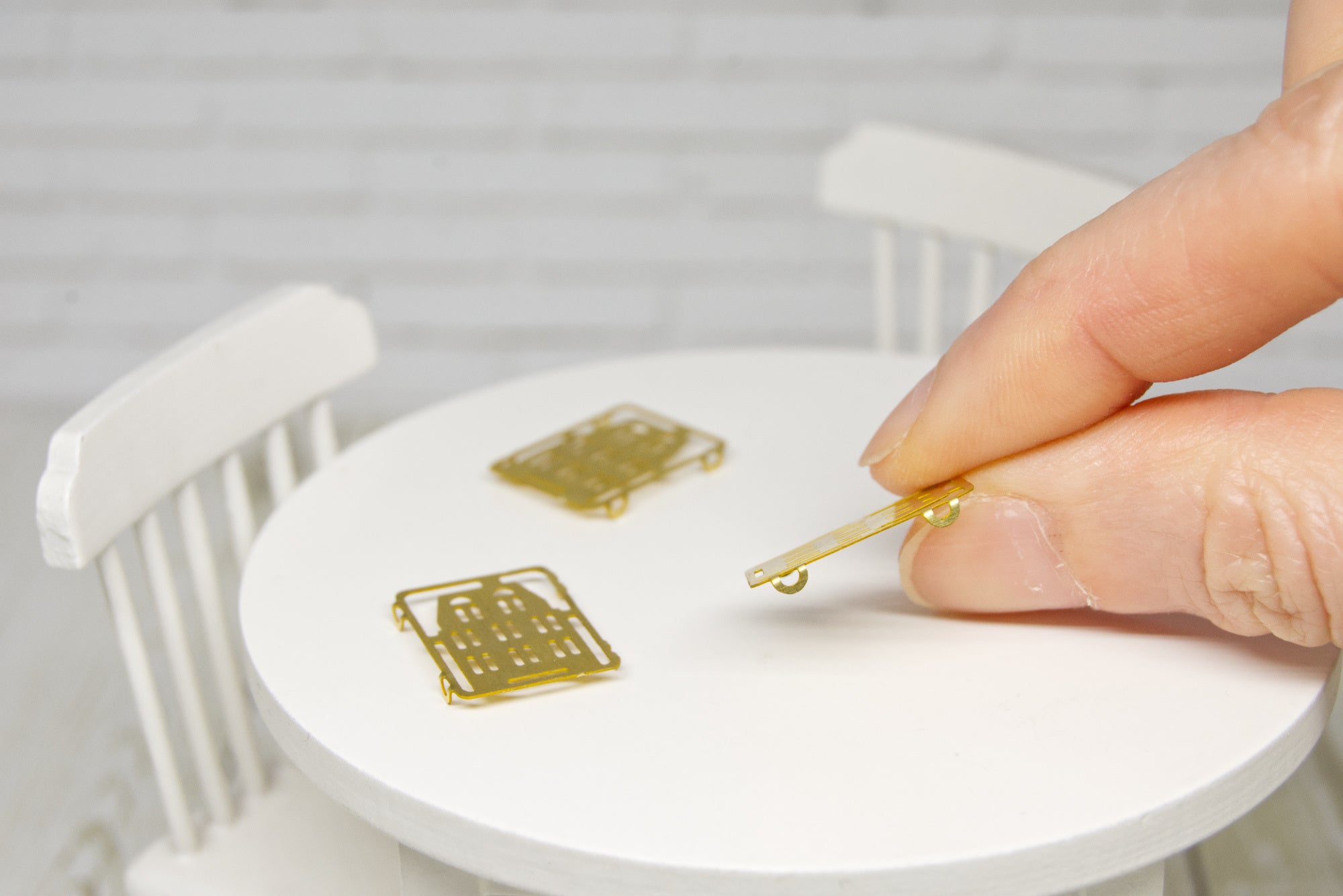 Metal Trivet - house (1:12 scale) gold color