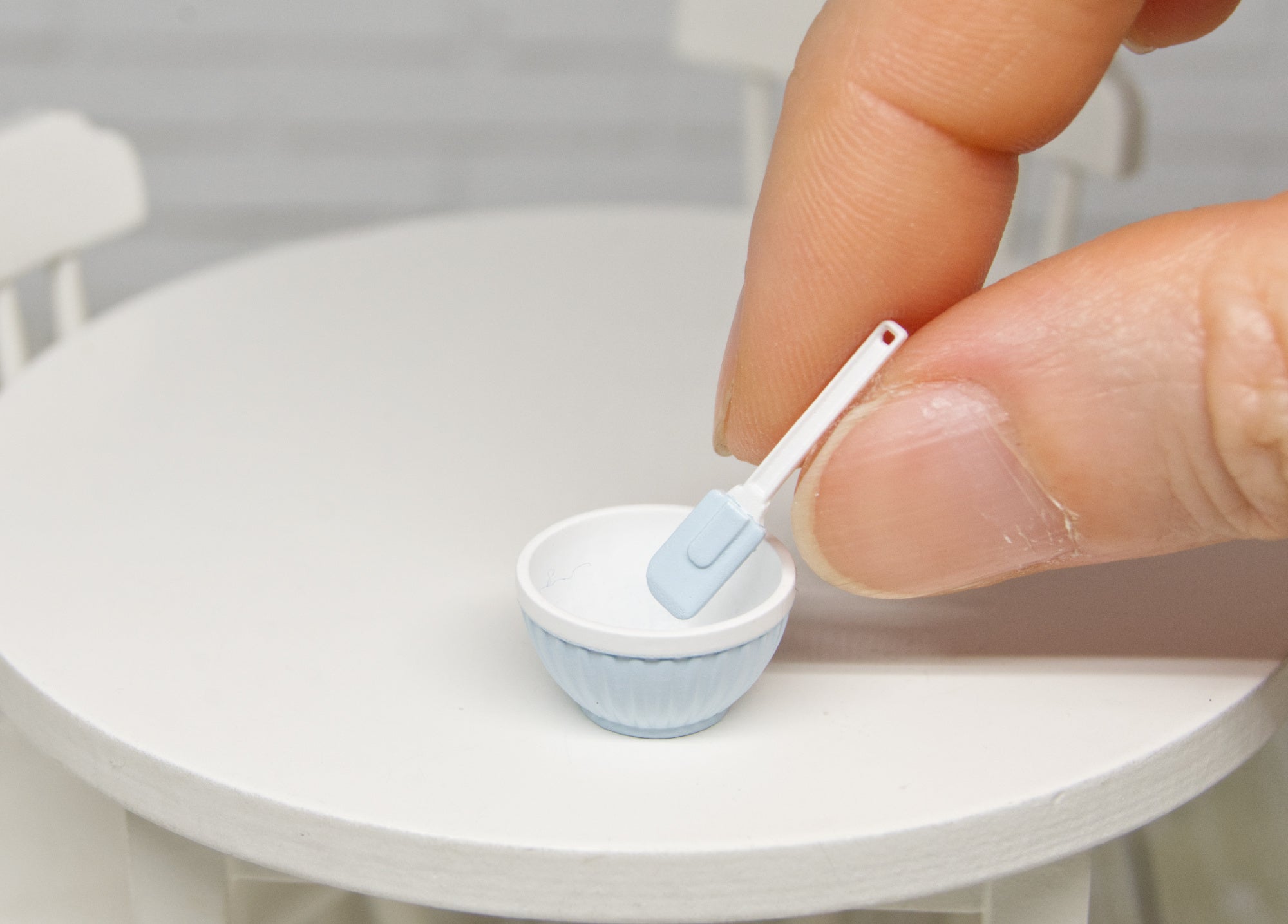 Bowl & cream spatula (1:12 scale)