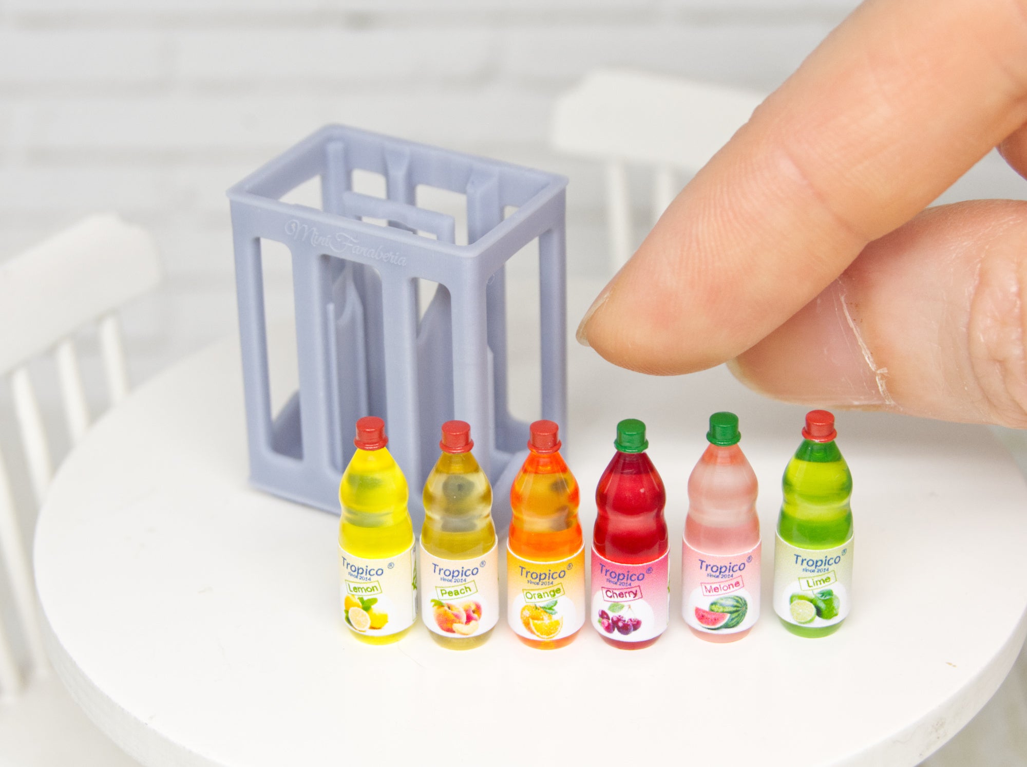 Bottle crate + 6 bottles (1:12 scale)