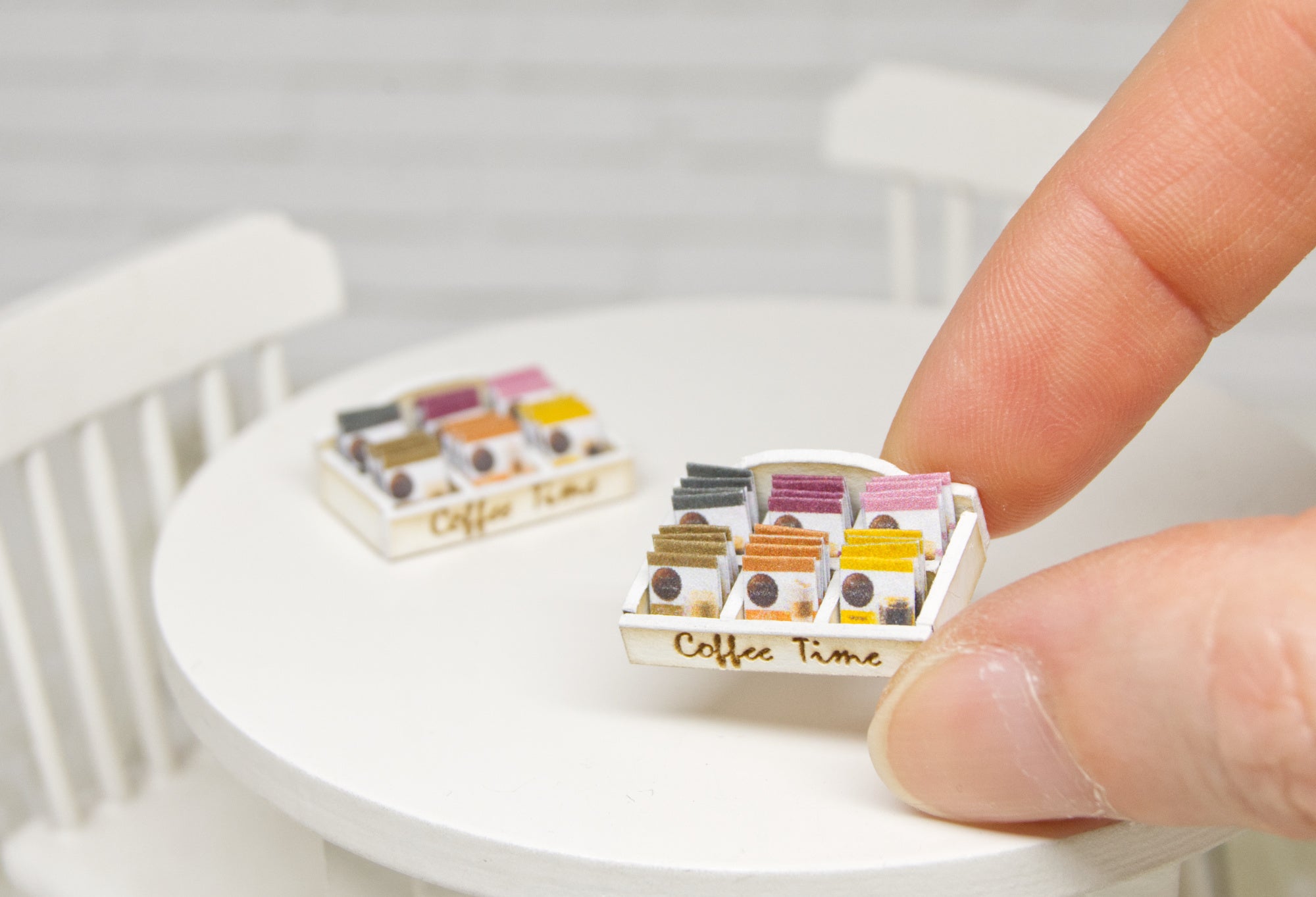 Engraved Coffee box with 24 sachets (1:12 scale)