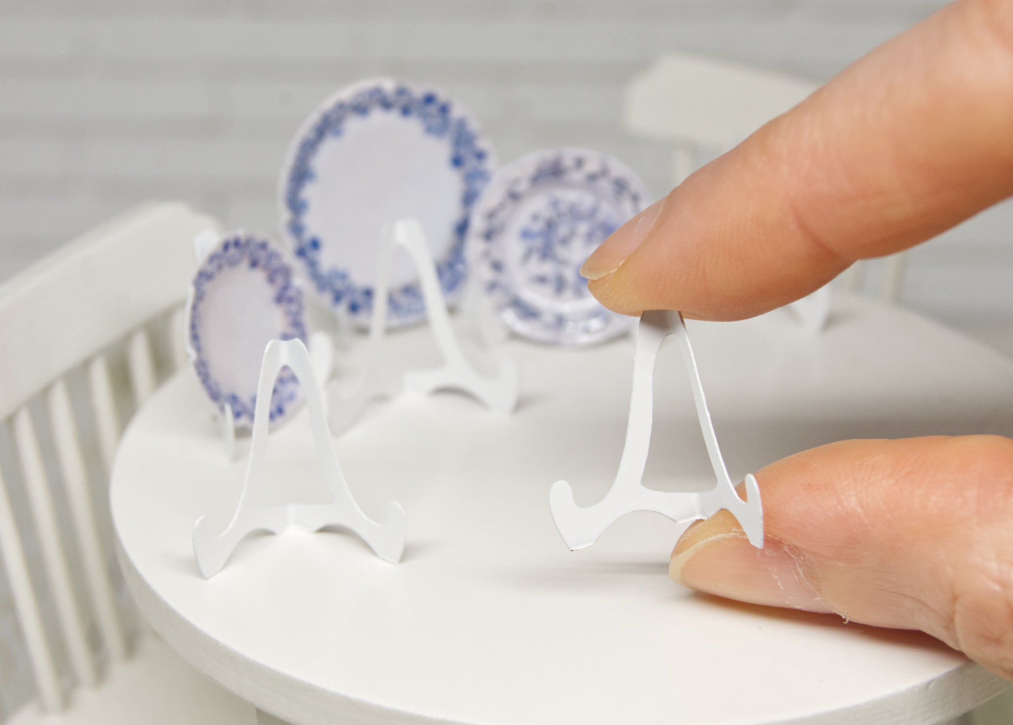 Metal Plate Stand (1:12 scale)