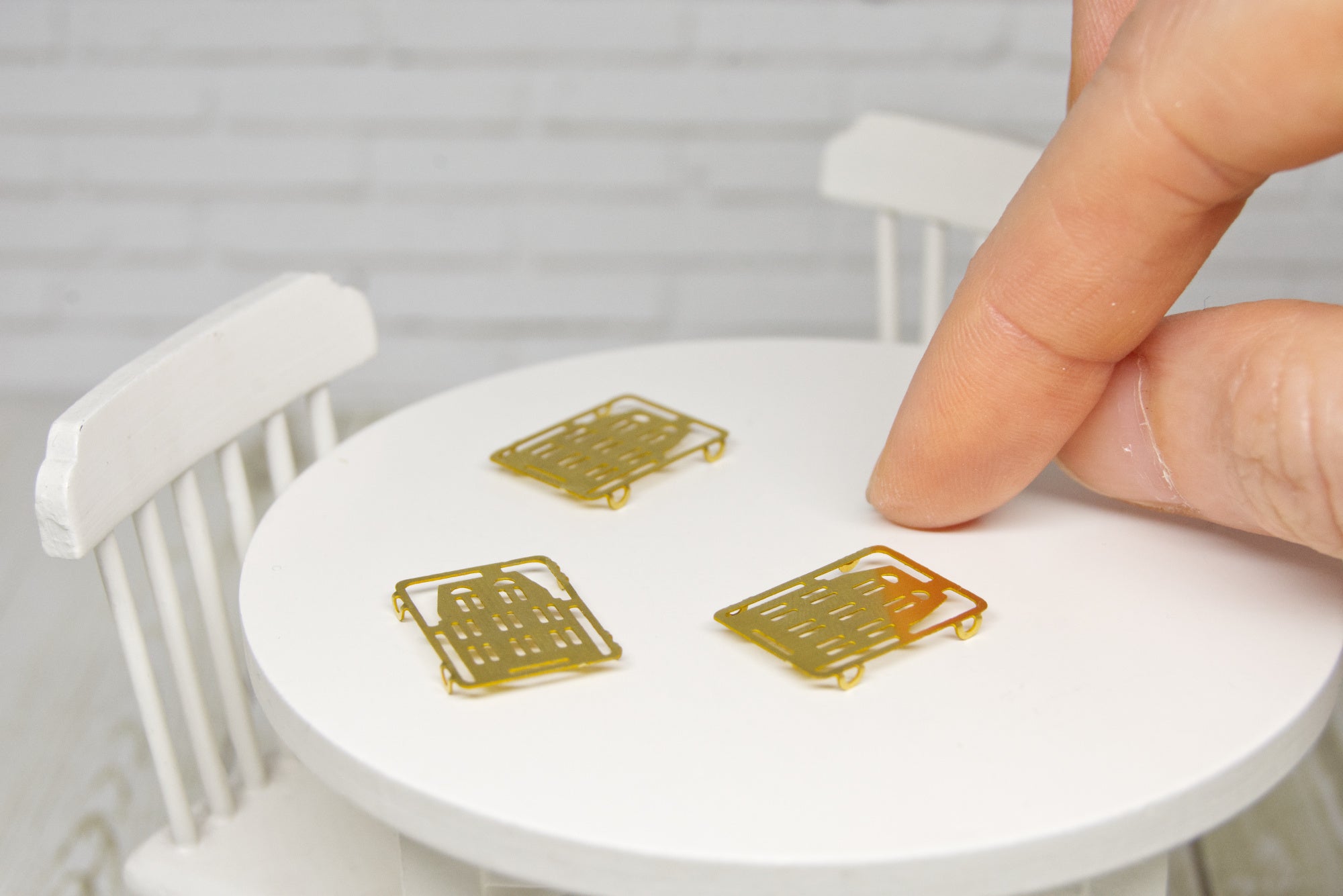 Metal Trivet - house (1:12 scale) gold color