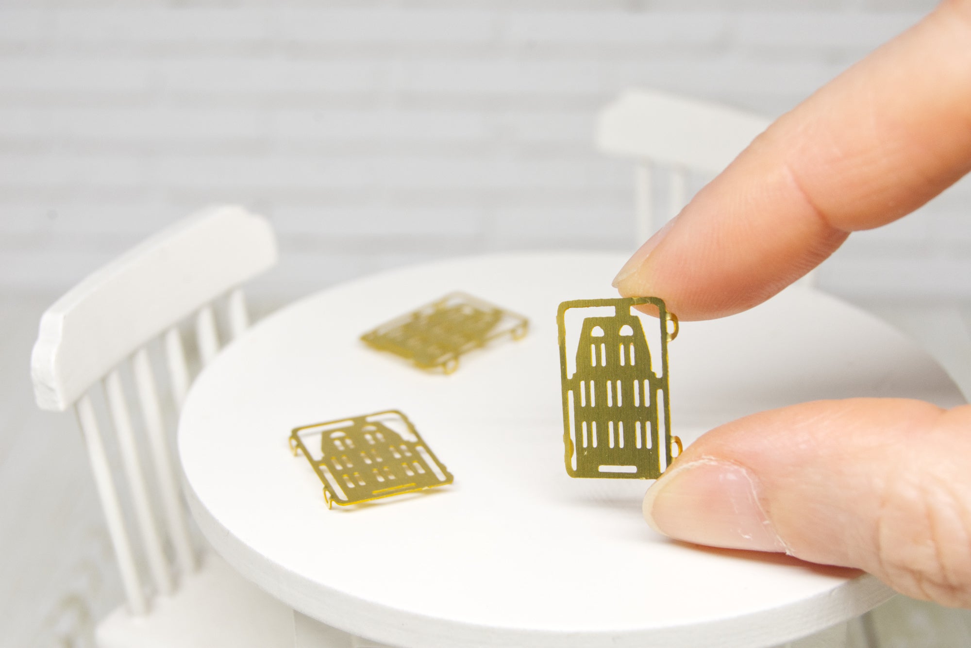 Metal Trivet - house (1:12 scale) gold color
