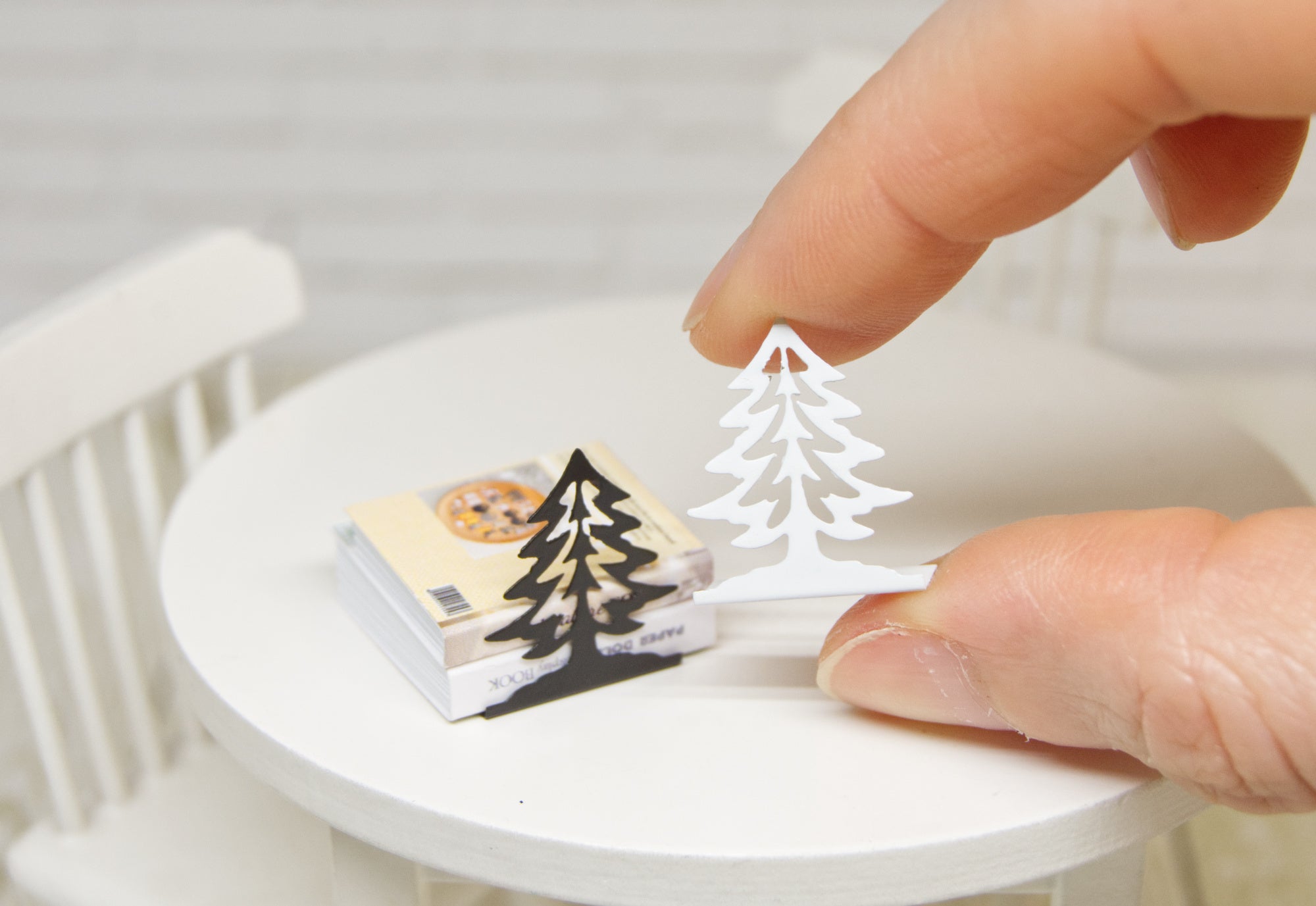 Metal Bookend - Christmas tree (1:12 scale)