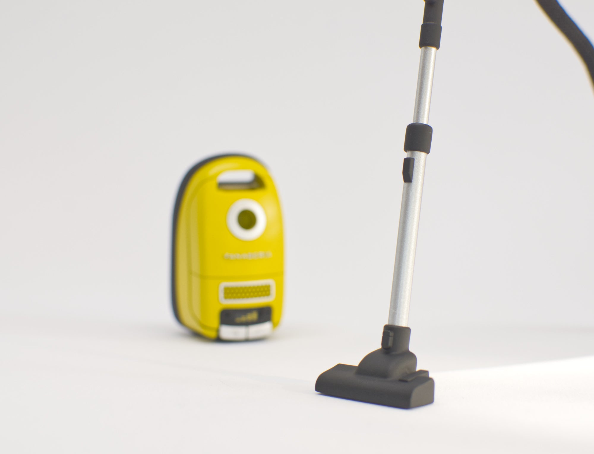 Vacuum Cleaner with detachable flexible hose (1:12 scale)