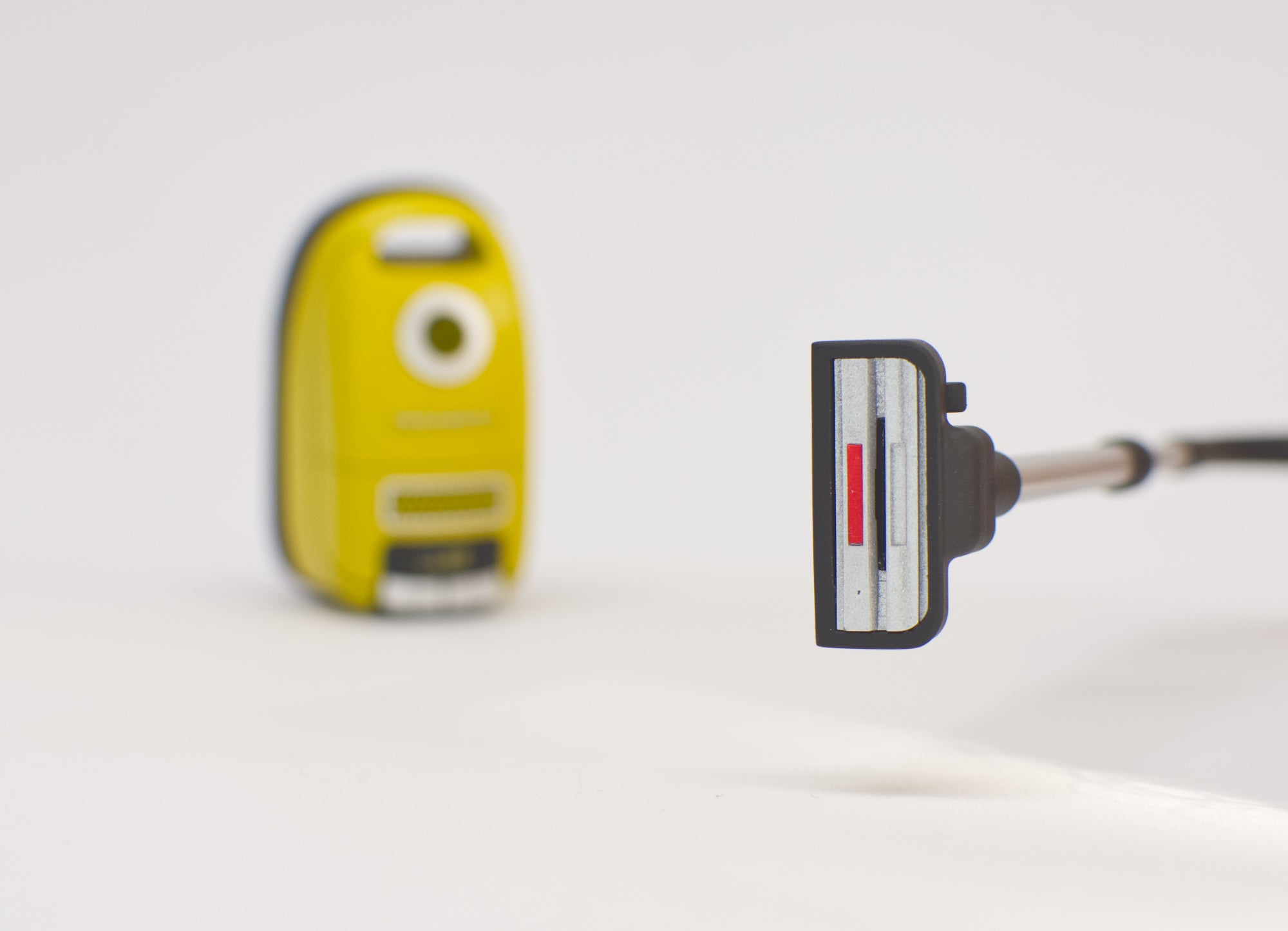 Vacuum Cleaner with detachable flexible hose (1:12 scale)