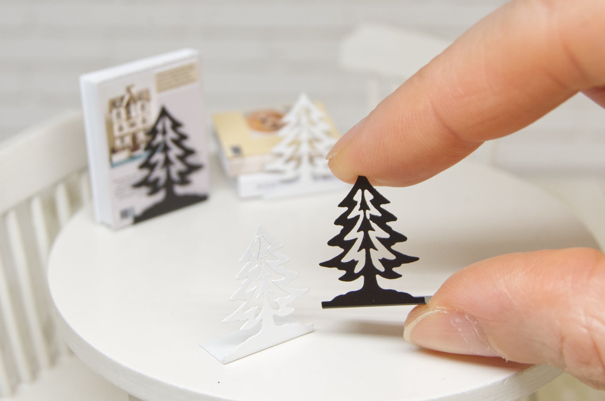 Metal Bookend - Christmas tree (1:12 scale)