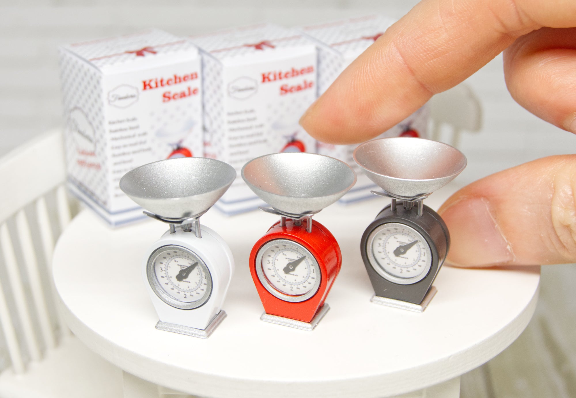 Kitchen Scale with removable bowl (1:12 scale)