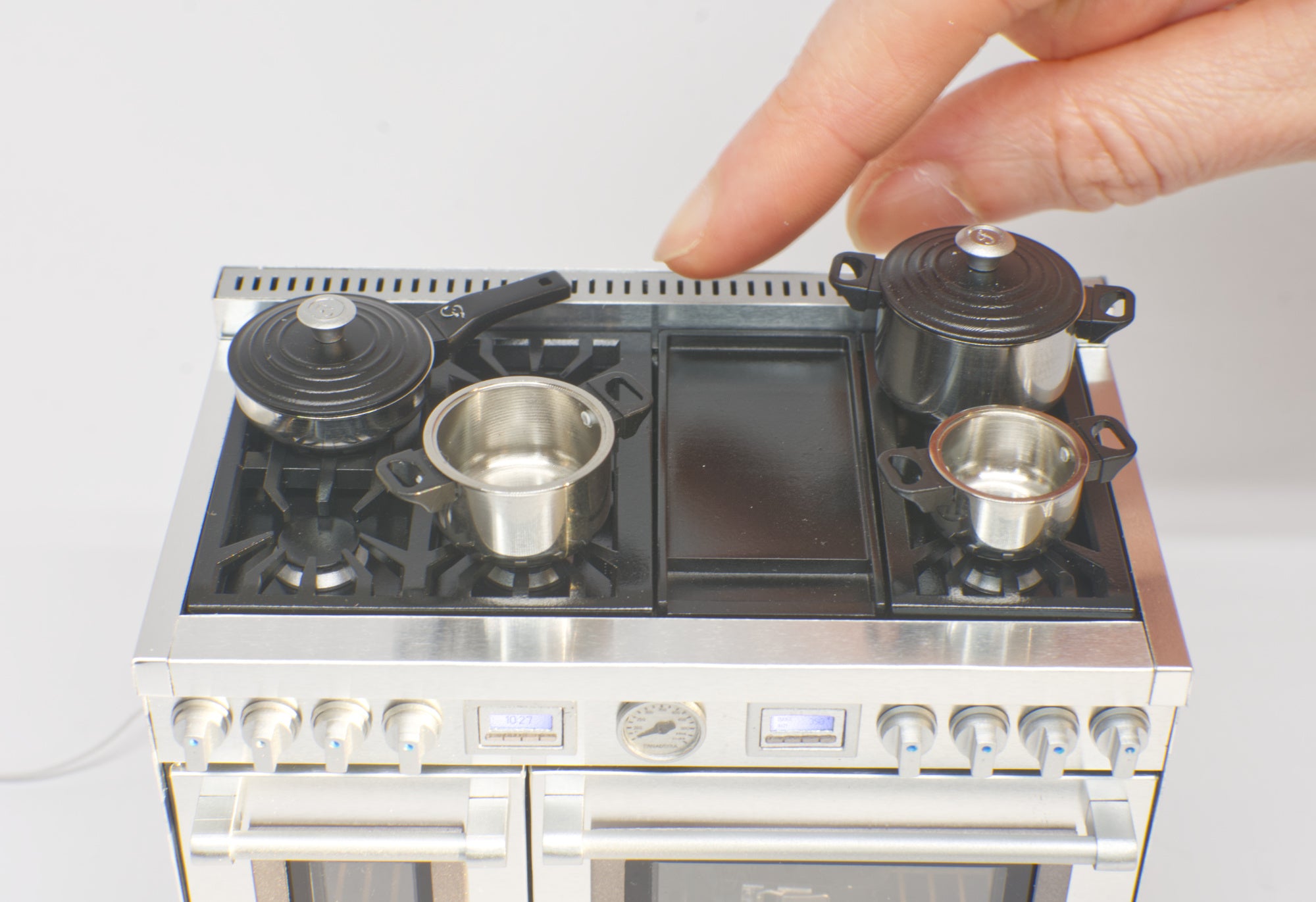 Free-standing Gas Range 48" (1:12 scale)