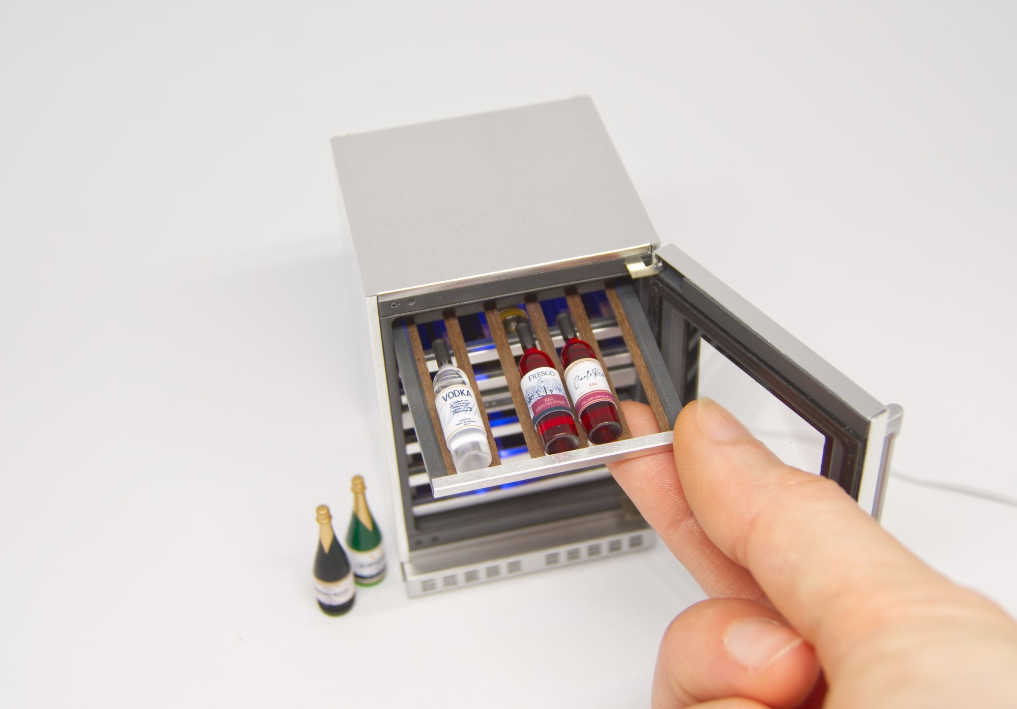 Wine cooler (1:12 scale)