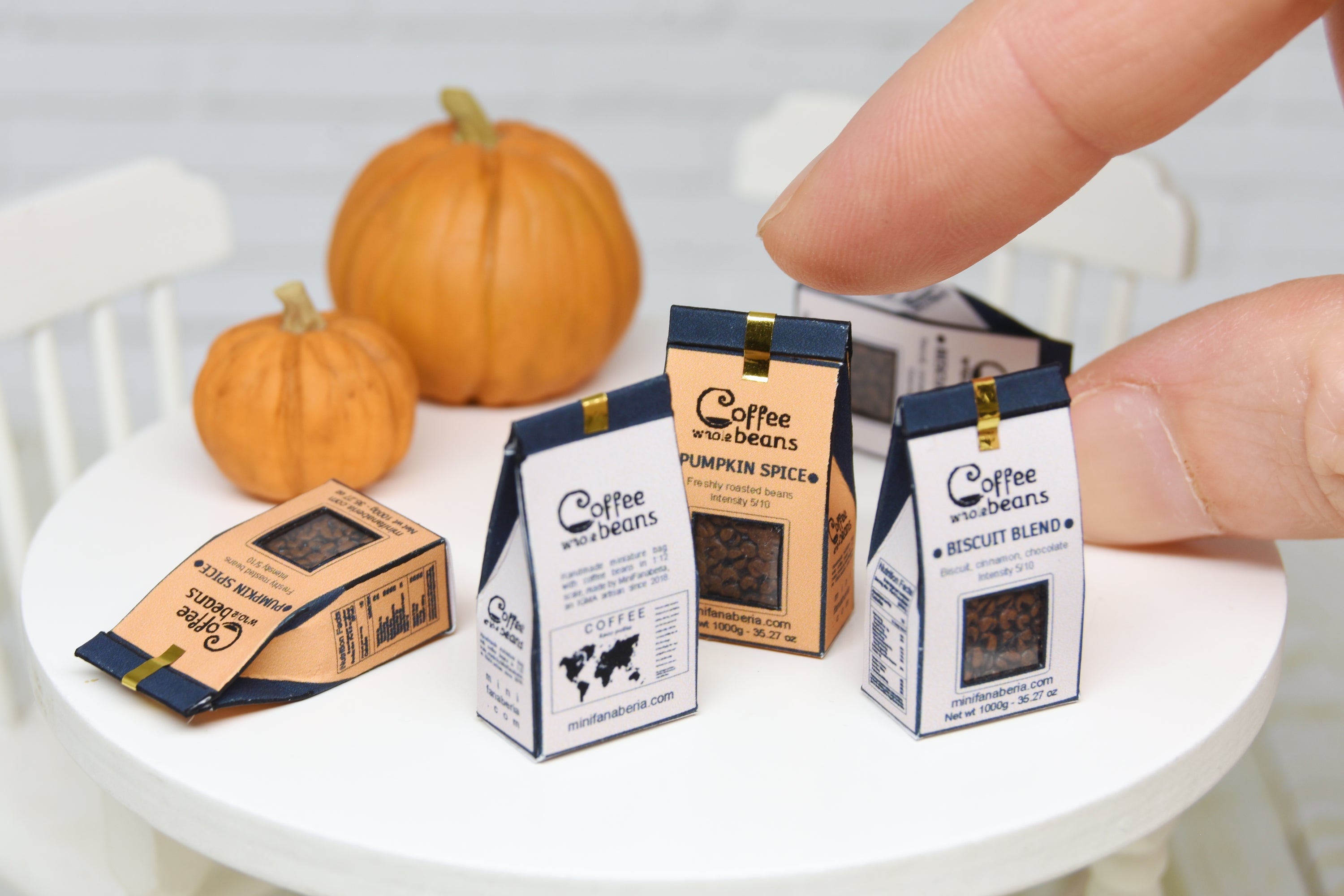 Coffee bag (1:12 scale) Fall