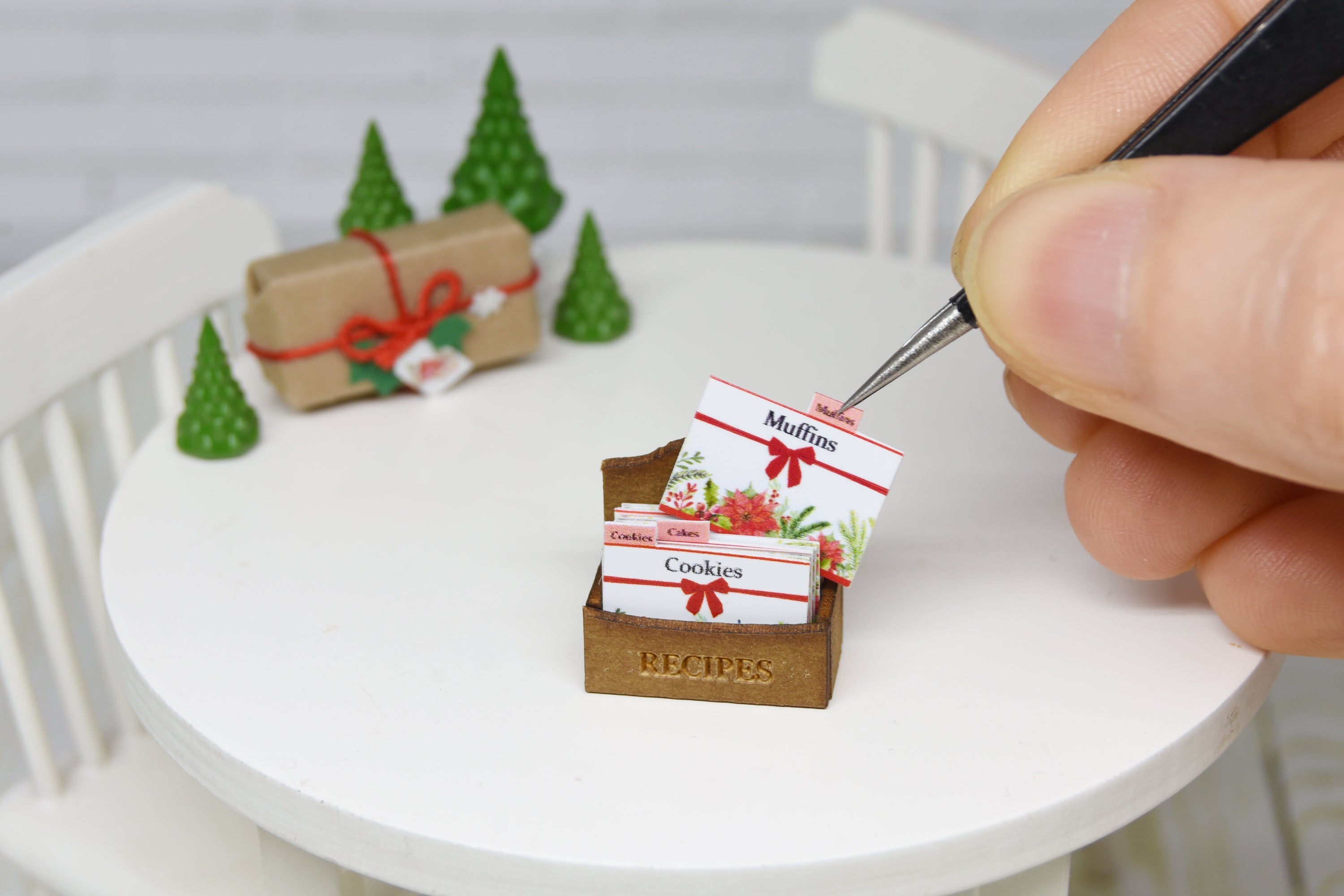Christmas Recipe Box with 16 cards (1:12 scale)