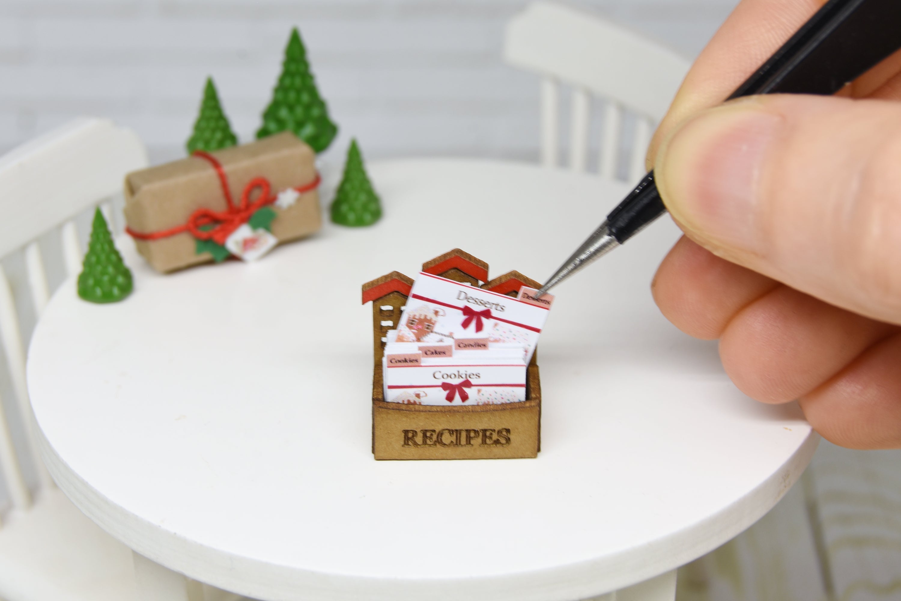 Christmas Recipe Box with 16 cards (1:12 scale)