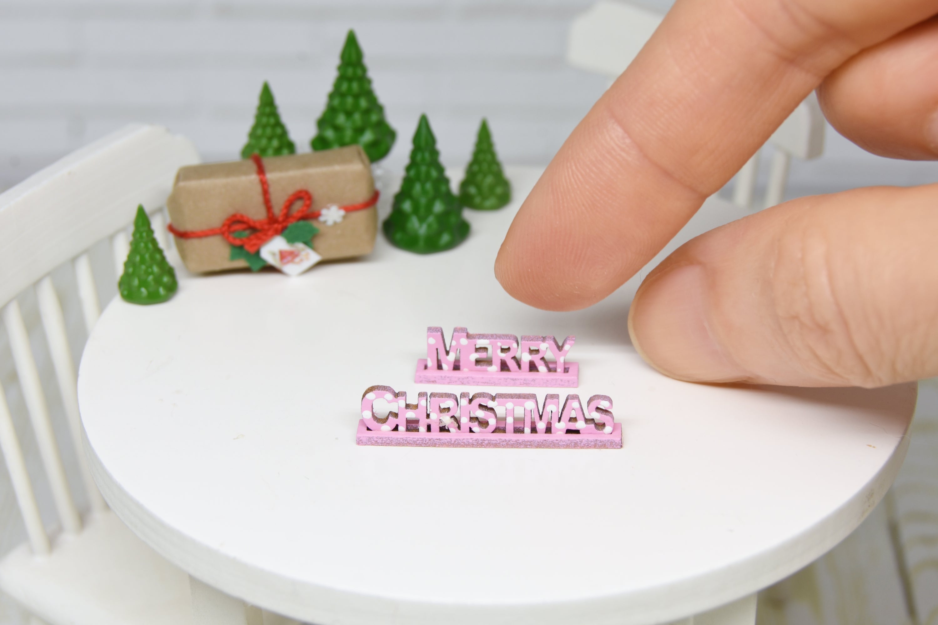 Merry Christmas pink sign (1:12 scale)