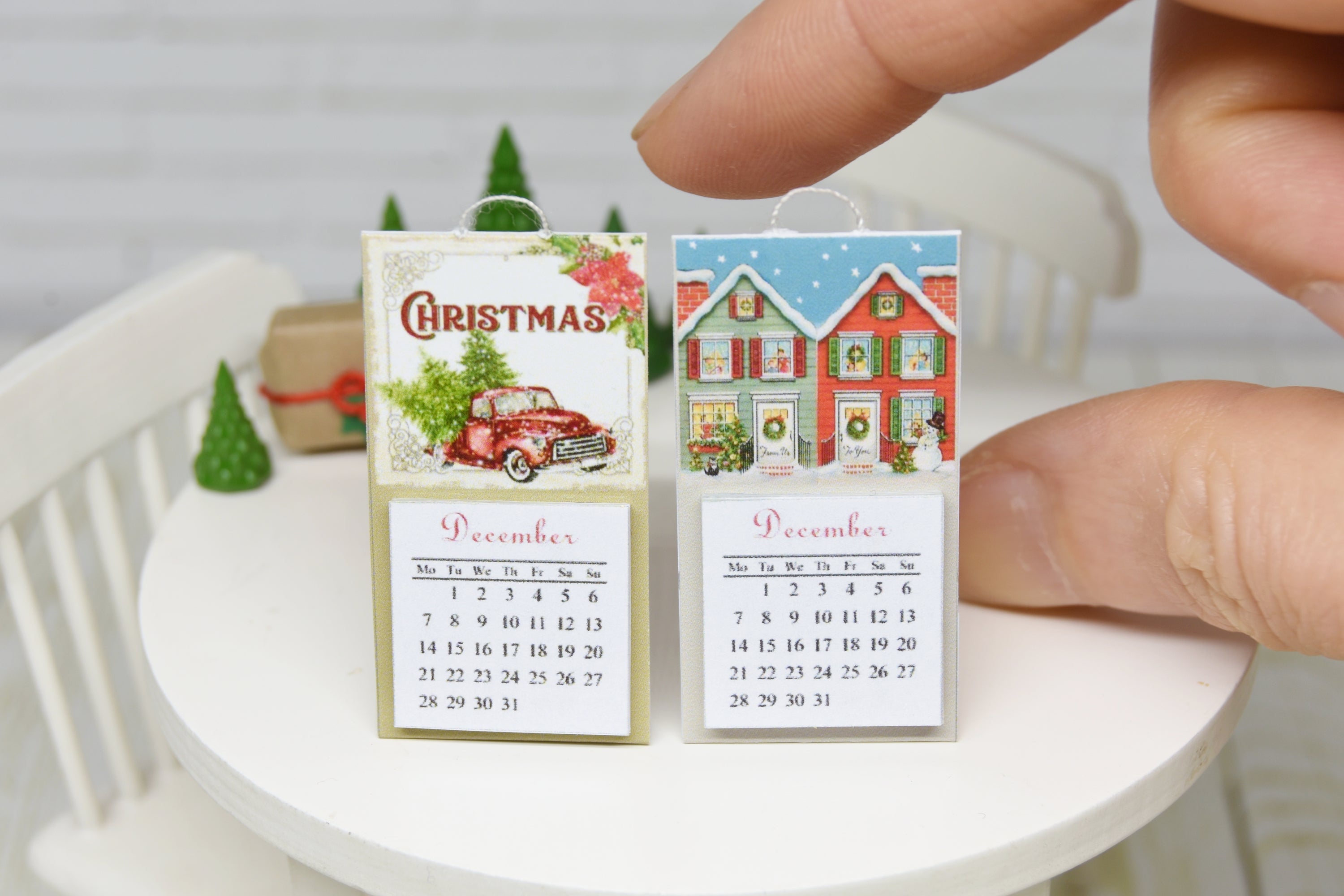 Hanging Calendar with 13 tear off pages (1:12 scale) Christmas