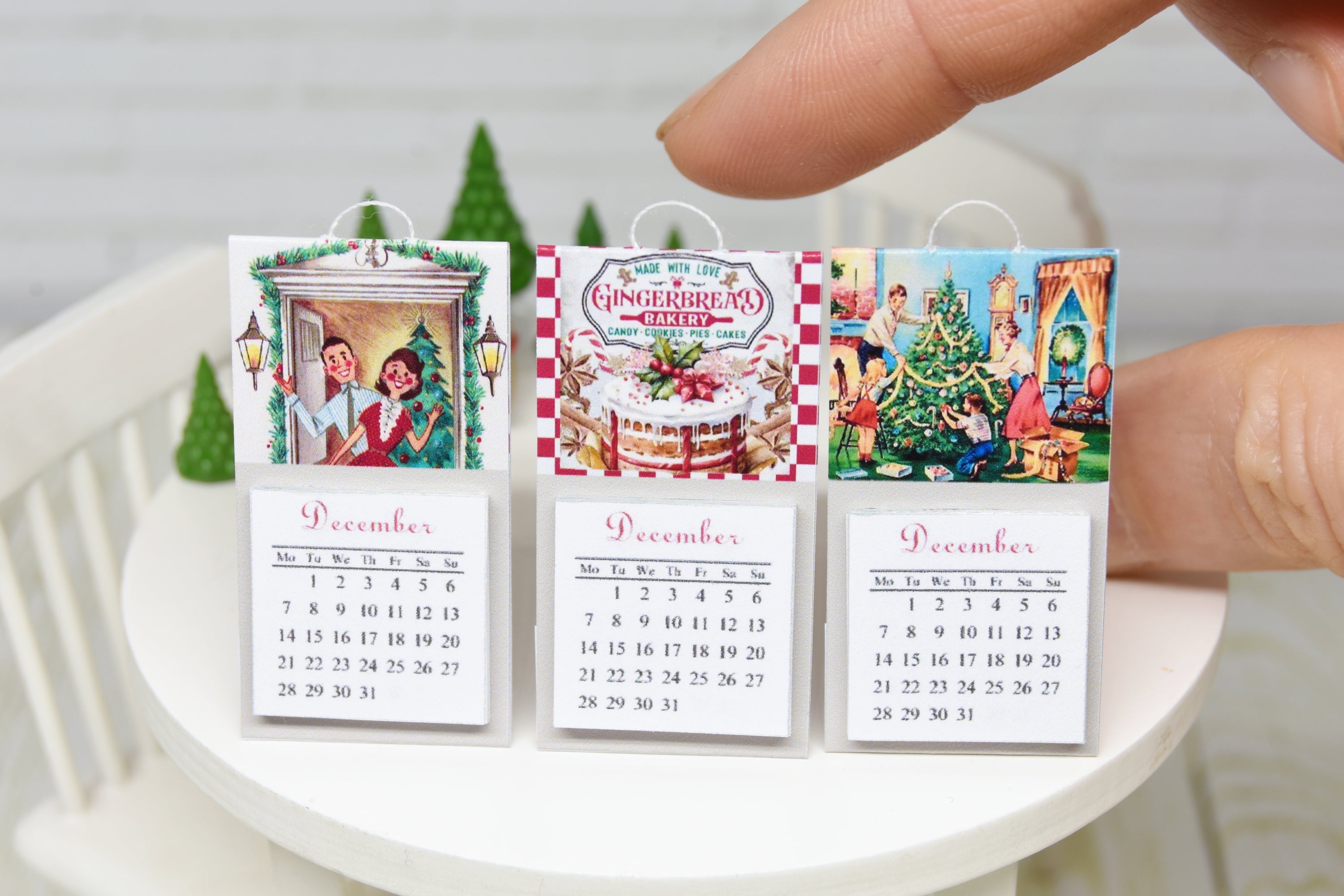 Hanging Calendar with 13 tear off pages (1:12 scale) Christmas