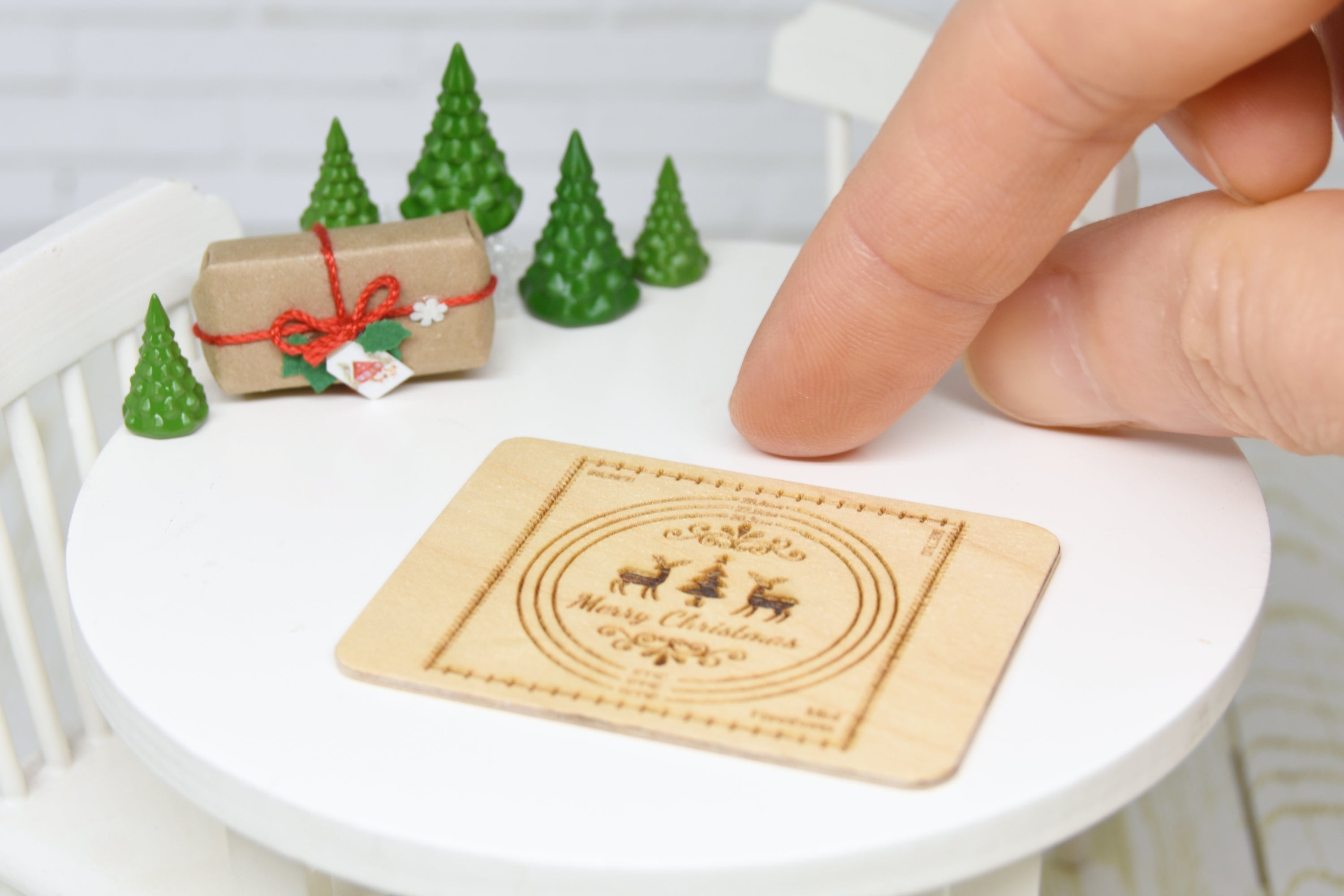 Christmas wooden pastry board (1:12 scale)