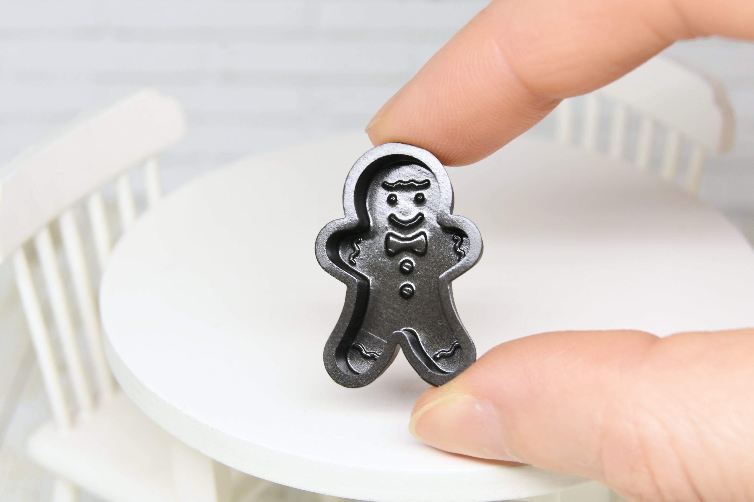 Gingerbread man Cake Pan (1:12 scale)