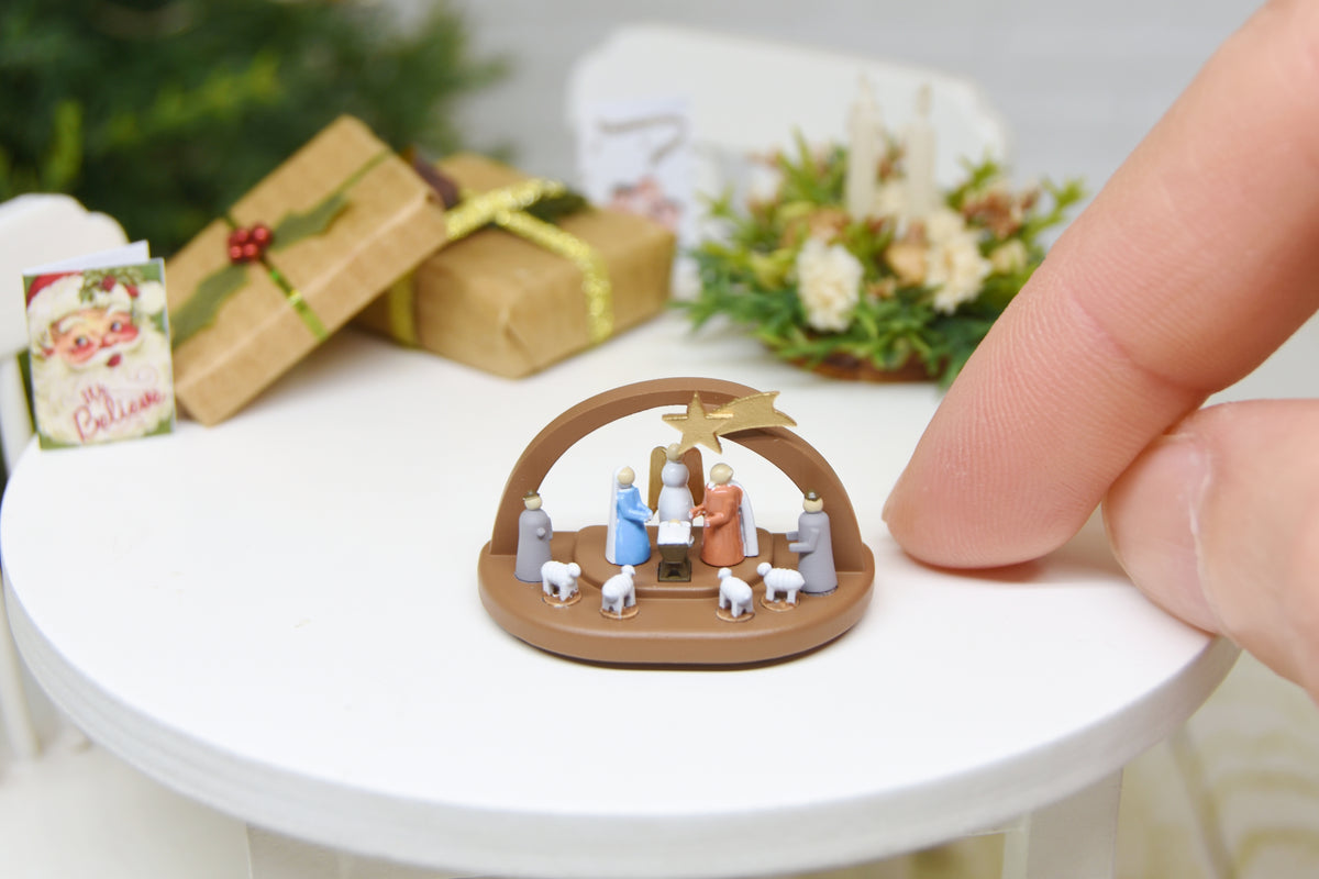 Christmas Native Scene with 10 hand painted figurines (1:12 scale)