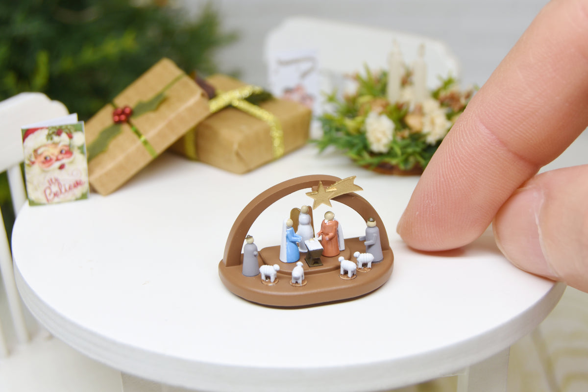 Christmas Native Scene with 10 hand painted figurines (1:12 scale)