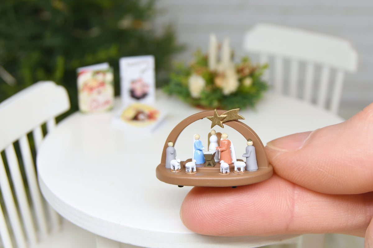 Christmas Native Scene with 10 hand painted figurines (1:12 scale)