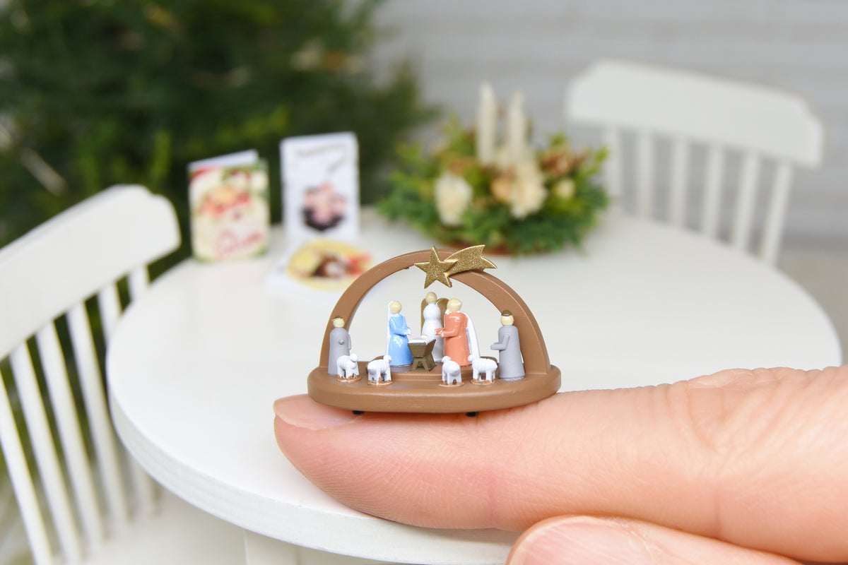 Christmas Native Scene with 10 hand painted figurines (1:12 scale)